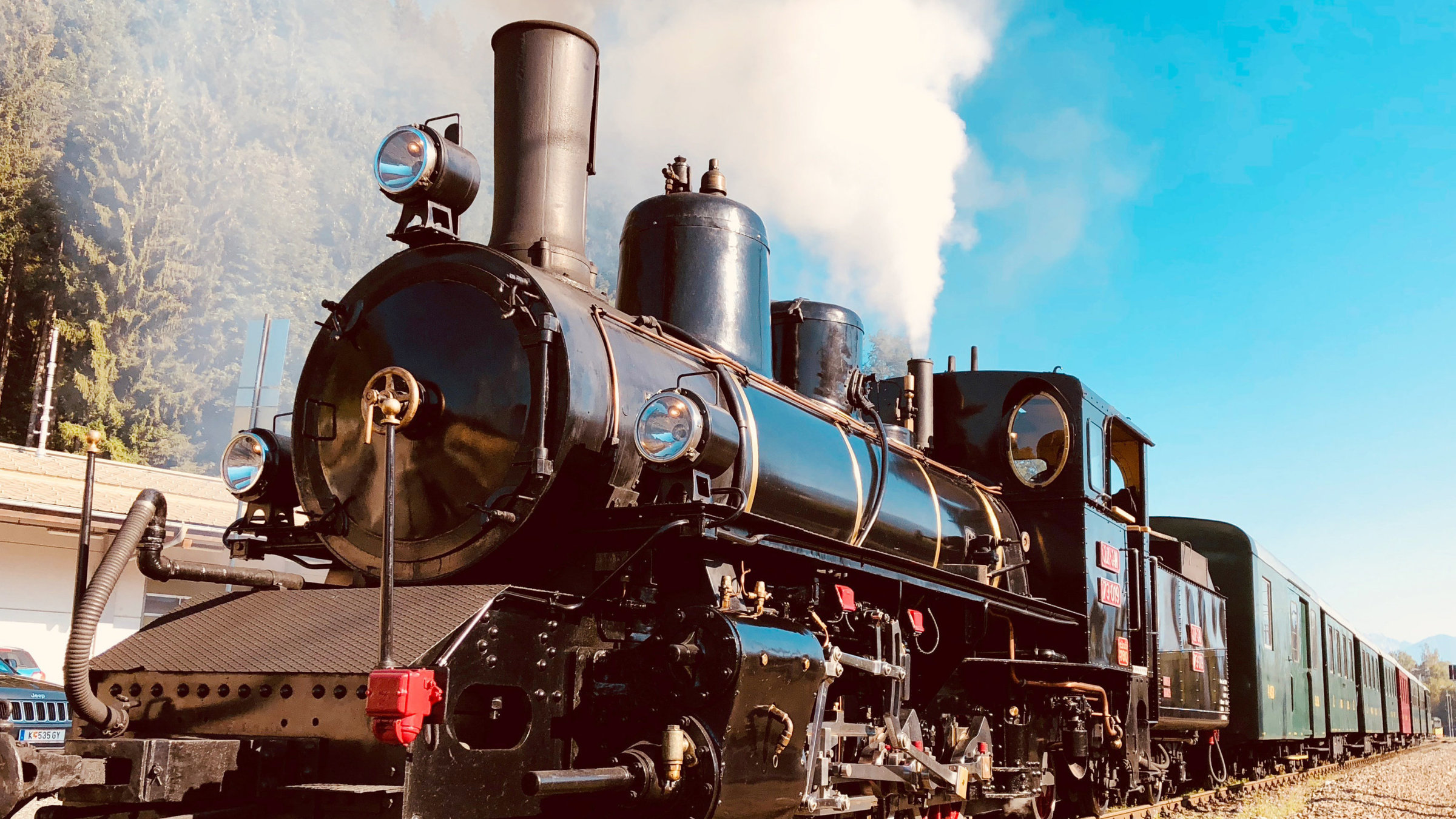 Auf den Schienen des Doppeladlers - Von den Alpen an die Adria": Die Bahn formte das infrastrukturelle Rückgrat des Habsburgerreiches - es war das wichtigste Transportmittel.