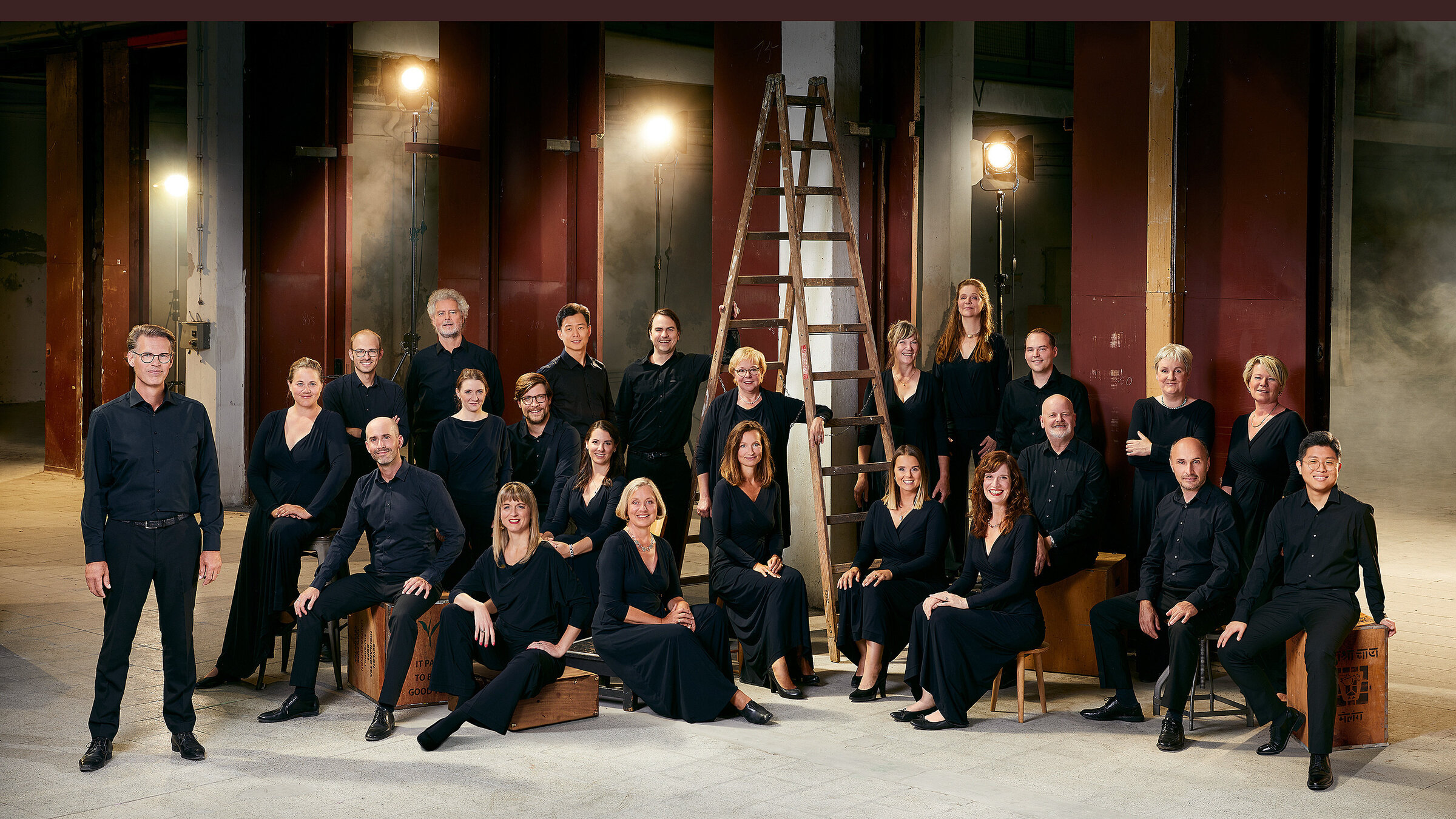"NDR Vokalensemble singt Max Reger: Nachtlied": Das NDR Vokalensemble posiert für die Kamera.