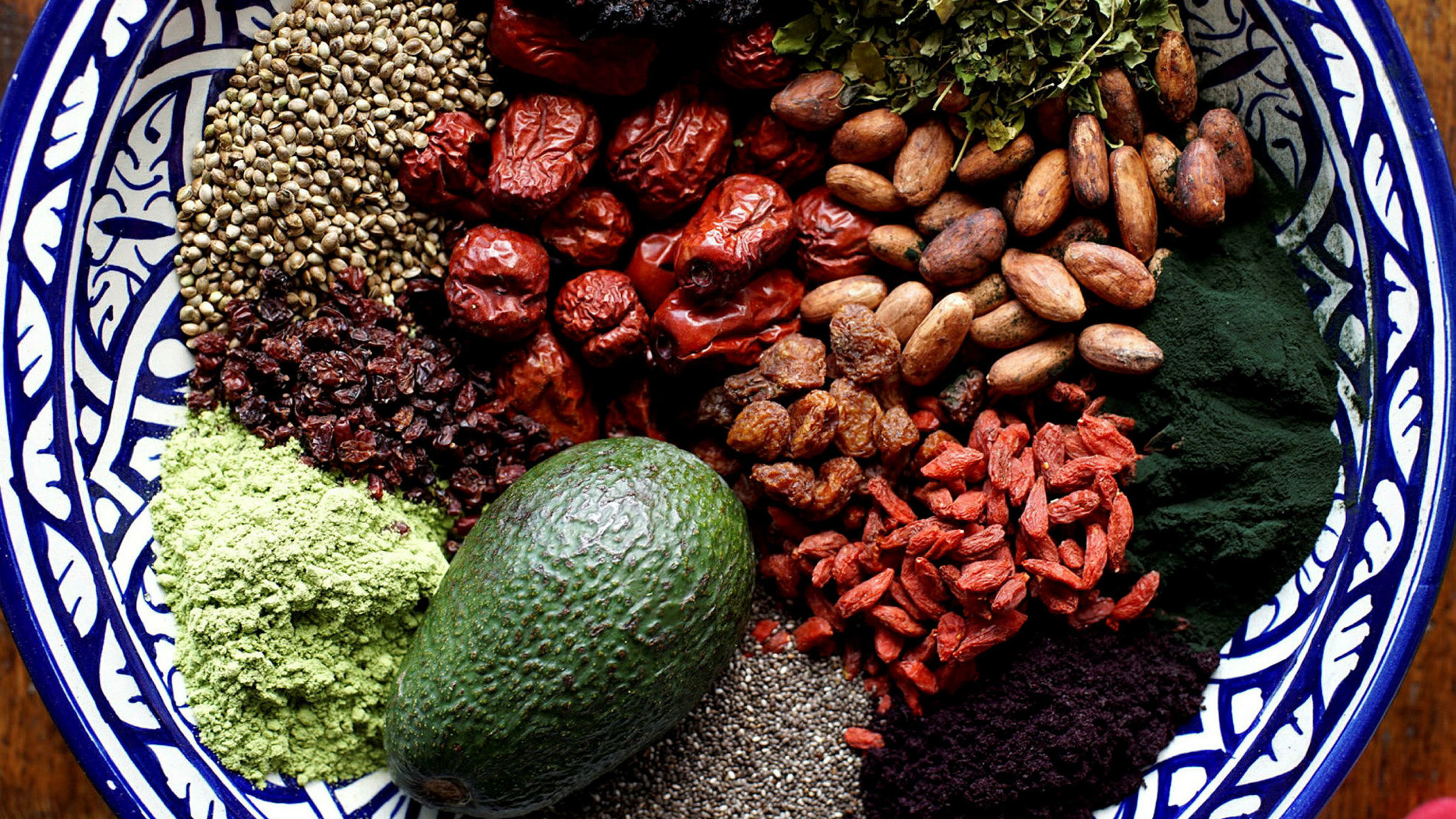 "Superfoods: Magie oder Marketing?": Teller mit Superfood