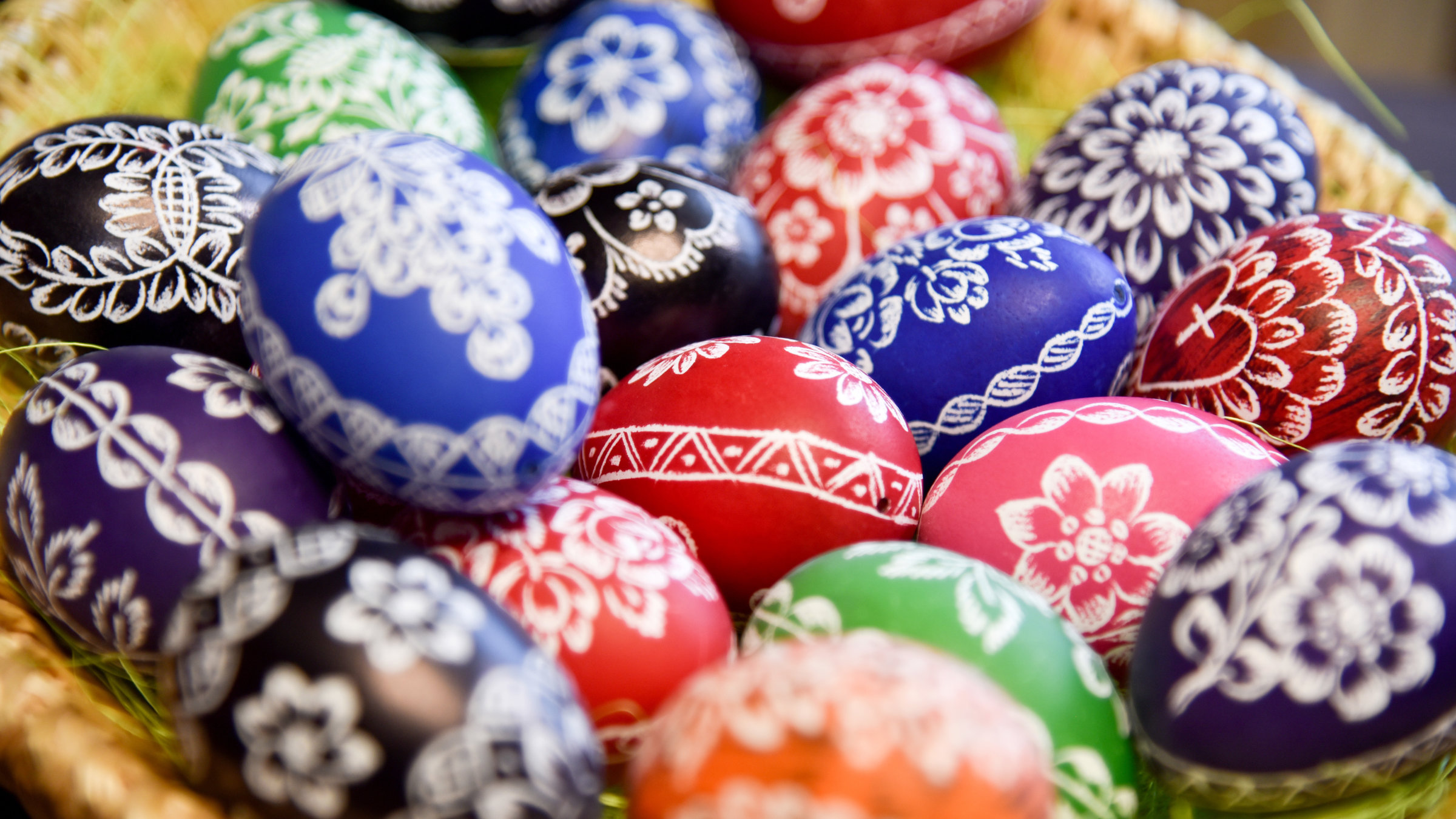 "Ostereier - Fantastisch, bunt und voller Magie": Gekratzte Ostereier Stinatz.