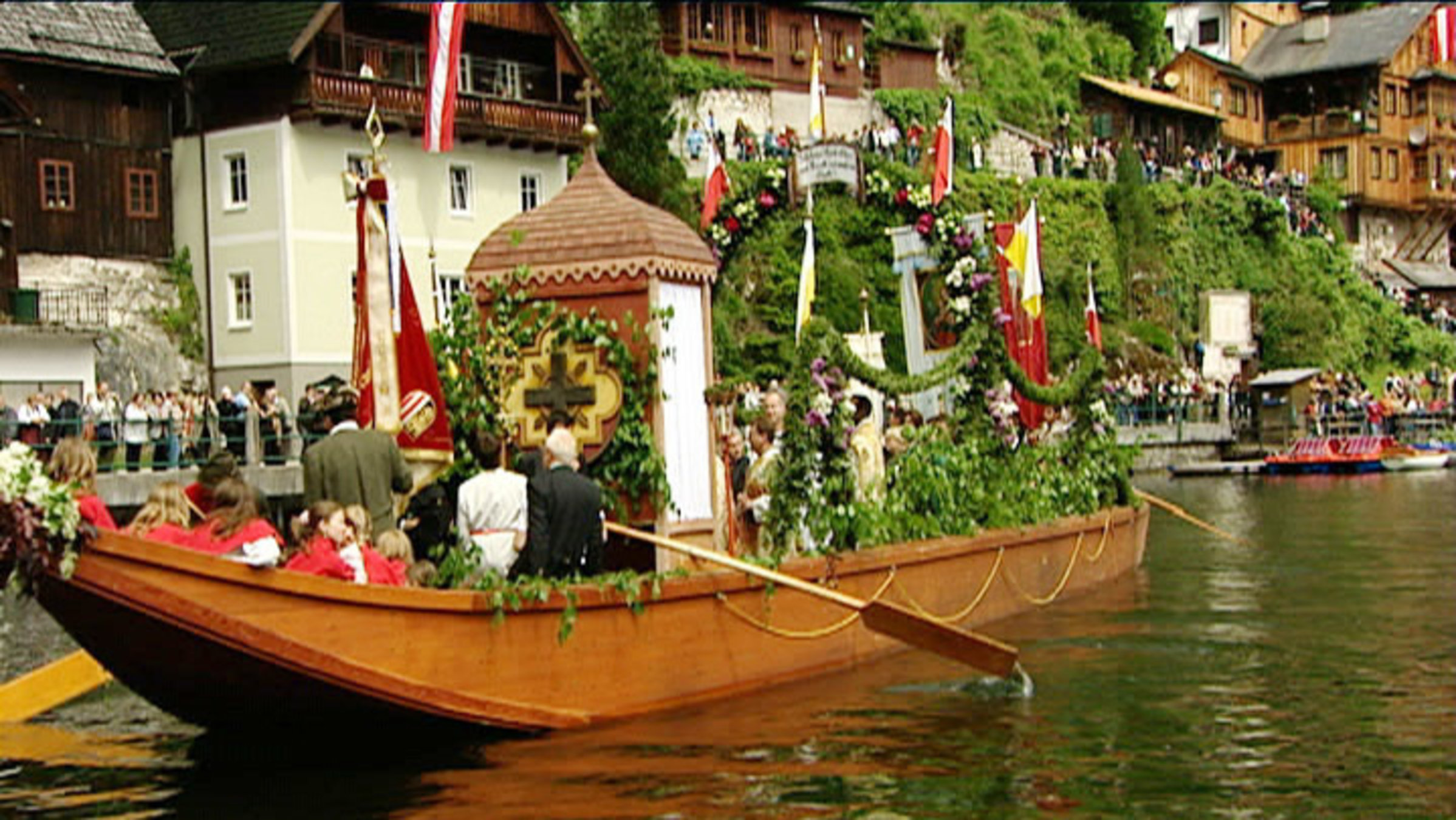 "Kaiser, Tracht und Berge": Fronleichnam -Prozession Hallstatt
