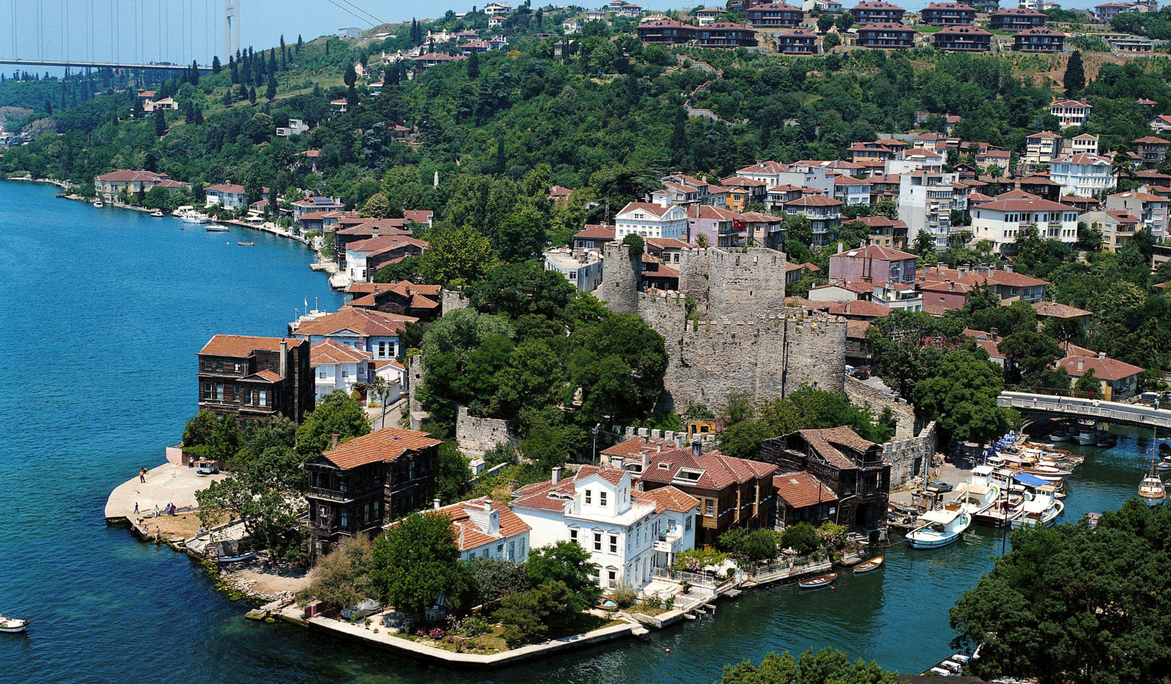 Villen am Bosporus: wohnen in traumhafter Lage mit Blick auf den Orient.