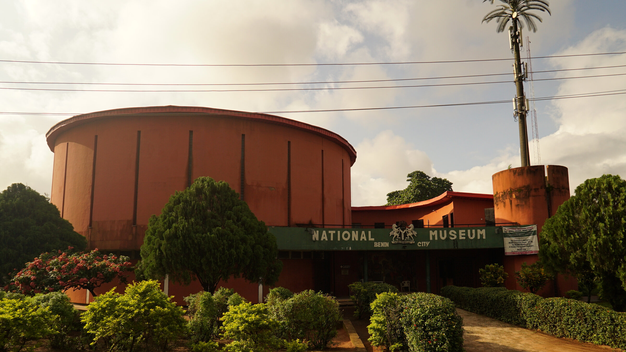 "Afrikas neue Museen: Raubkunst in Benin City": National Museum Benin City, 2022.