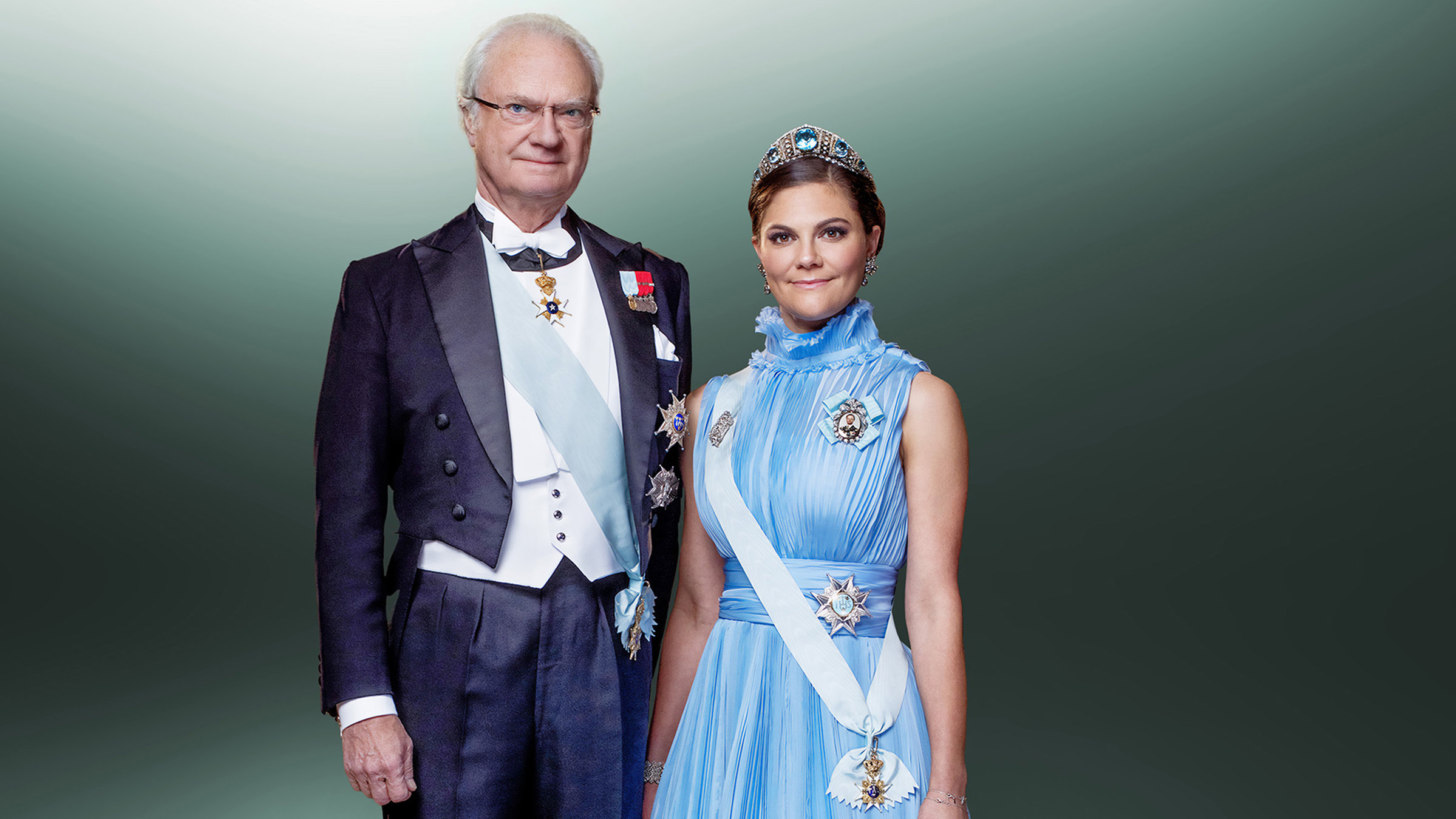 „ZDFroyal: Mein Vater, der König - Carl Gustaf und Victoria von Schweden“: König Carl Gustaf von Schweden steht neben seiner Tochter Victoria.
