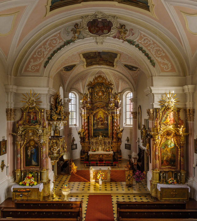 "Katholischer Gottesdienst: Freude. Jetzt. Wirklich? - Aus der Kirche Sankt Laurentius in Alteglofsheim": Blick ins Innere der Kirche Sankt Laurentius in Alteglofsheim und auf ihren barocken Altar.