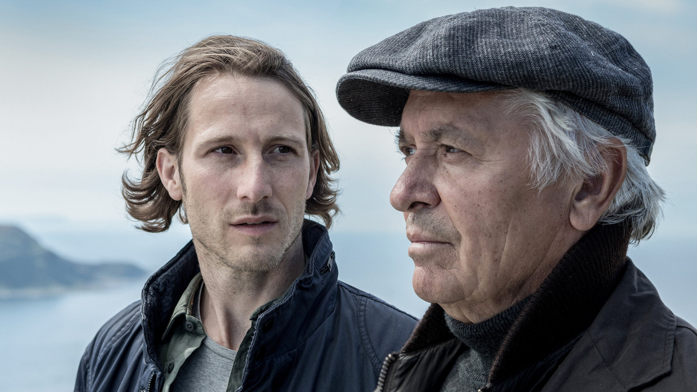 "Unterm Eis": Thore (Henry Hübchen) macht seinem Sohn Isak (David Rott) schwere Vorwürfe, weil dieser einst seinen Heimatort verließ.