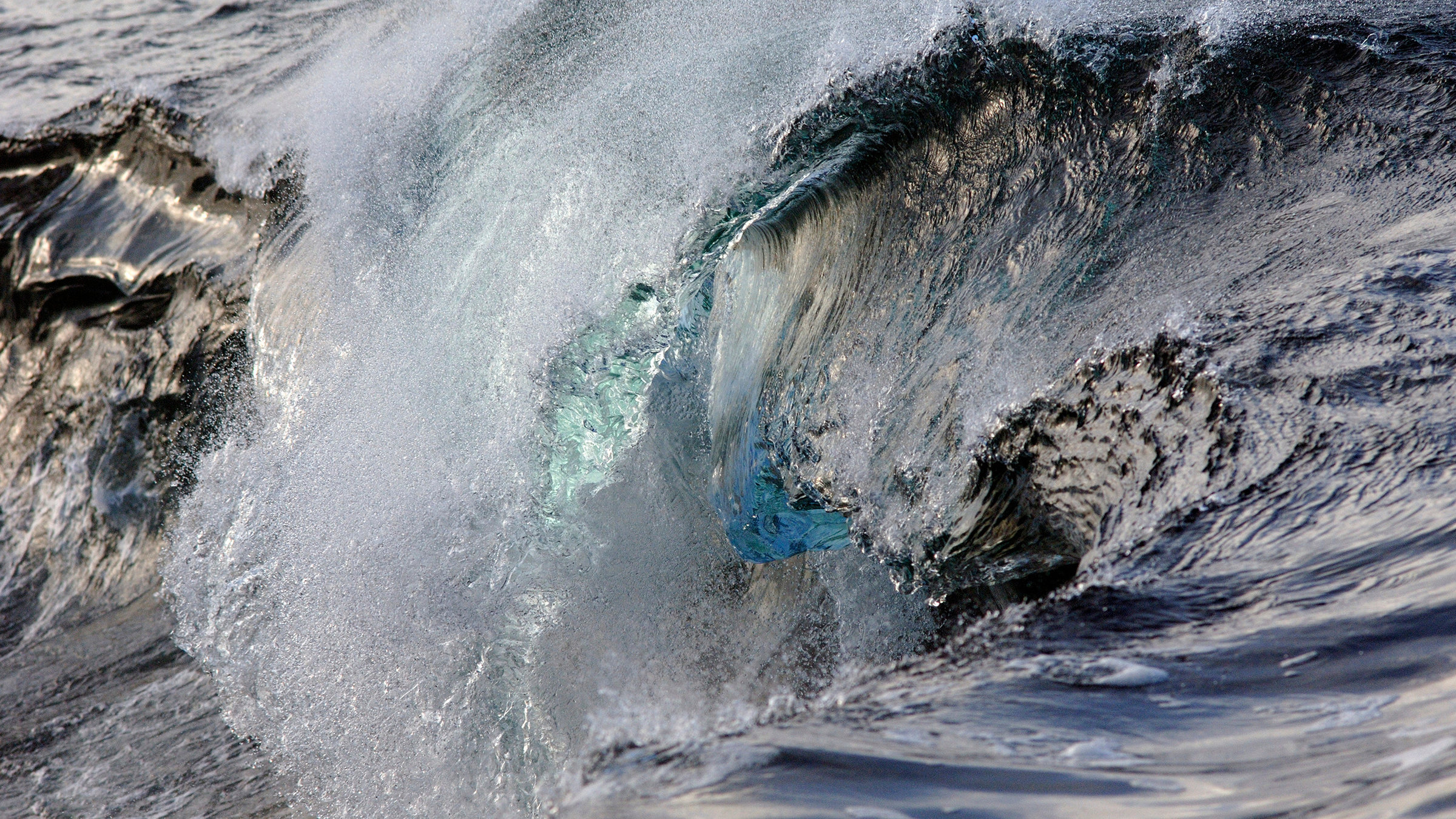 "Atlantik - Ozean der Extreme: Strom des Lebens": Der Warme Golstrom sorgt für heftige Turbulenzen im Nordatlantik. Die Folge: Starker Wind und haushohe Wellen.