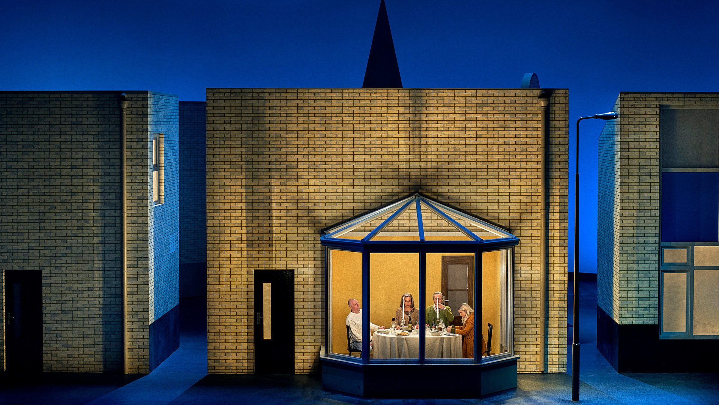 "Bayreuther Festspiele 2021": John Lundgren (Der Holländer, l-r), Marina Prudenskaya (Mary), George Zeppenfeld (Daland) und Asmik Grigorian (Senta). ACHTUNG: Verwendung im Internet nur bei max. Größe 1000 x 1000 Pixel.