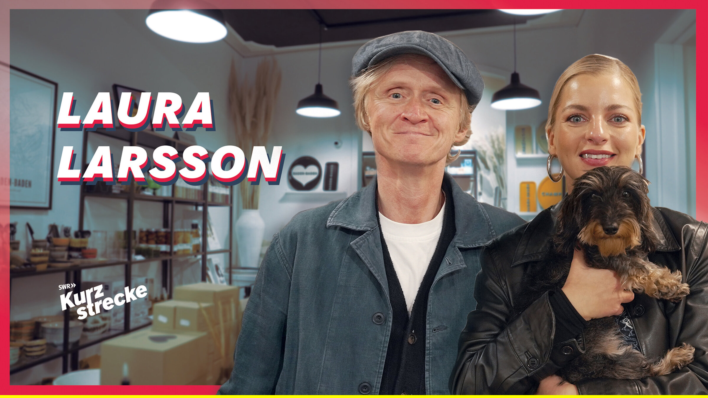 "Kurzstrecke mit Pierre M. Krause - Laura Larssons Hund geht fremd": Mit Schriftzug Laura Larsson. Das Herrengedeck des kleinen Mannes. SWR Moderator Pierre M. Krause trifft Podcasterin Laura Larsson - mitten ins Zwerchfell. Nachdem sie ordentlich Kohle im Kasino verzockt haben, wird hemmungslos rumgeleckt - bis es Laura zu peinlich wird und sie ihren Hund Mara von Pierre loseist.