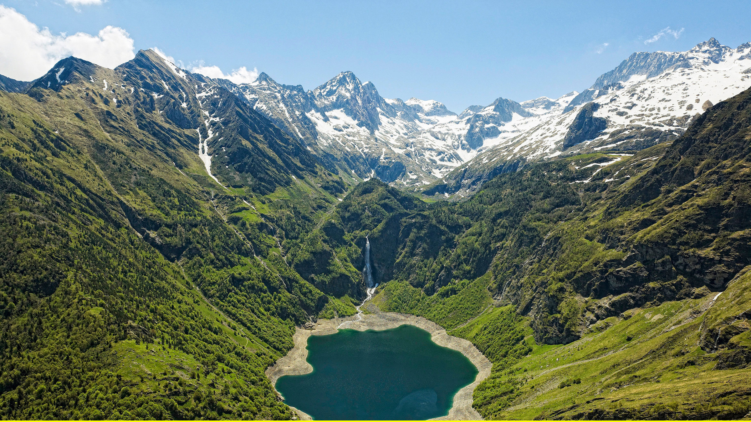 "Die wilde Schönheit der Pyrenäen": Ein idyllisches und dramatisches Hochgebirge, und doch noch immer ein Geheimtipp: Die Pyrenäen. Der Lac d'Oo ist eines der Wahrzeichen.