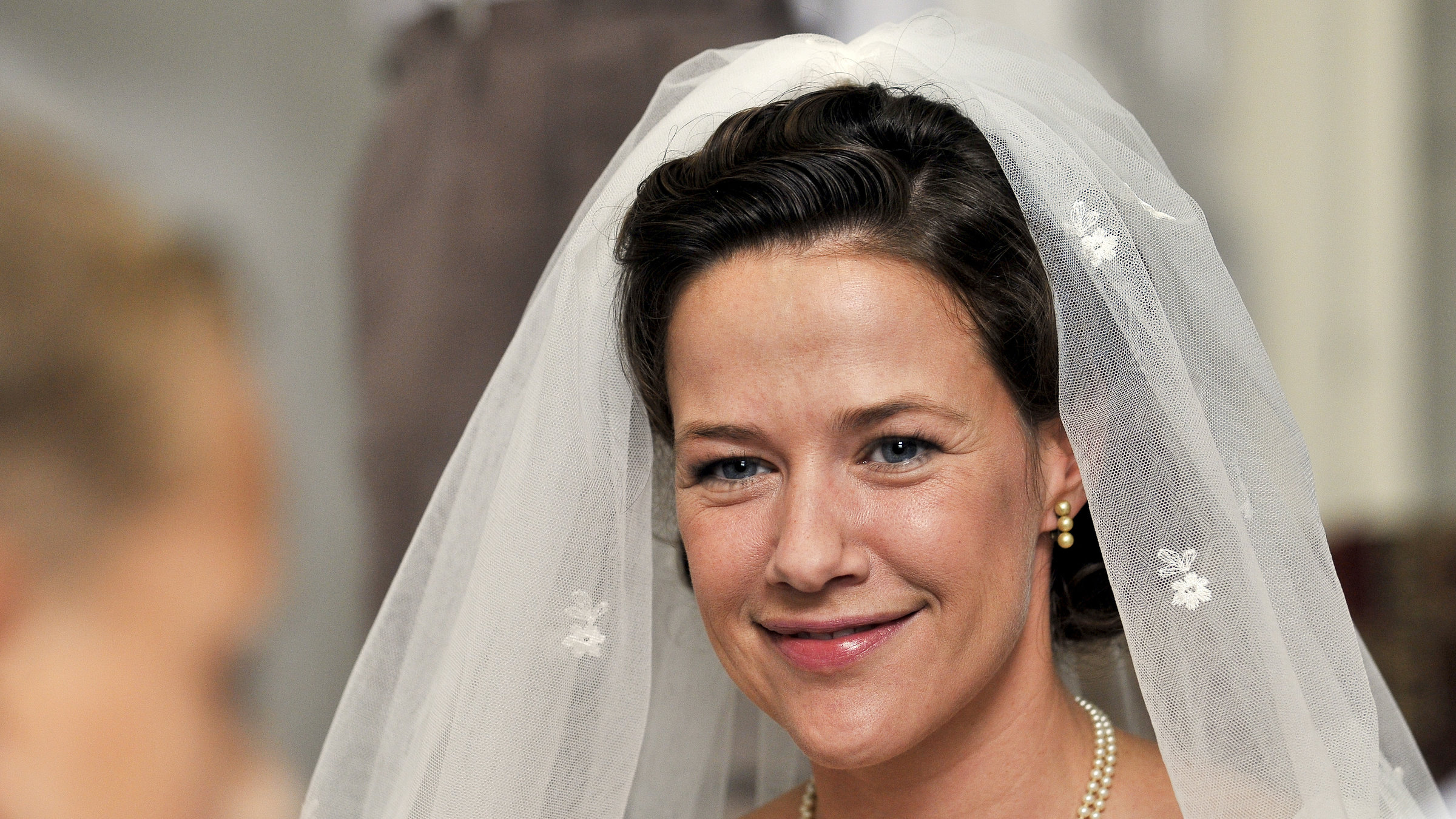 "Die Rebellin (2/3)": Die frisch vermählte Lena (Alexandra Neldel) ist glücklich.