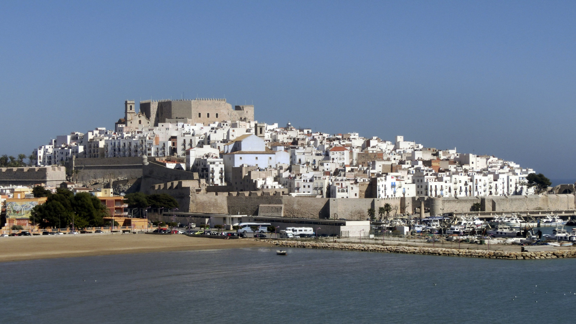 "Das Land, wo die Orangen blühen: Sonnenziel Valencia" - Blick auf Peñíscola in der spanischen Provinz Castellón im Norden der Autonomen Region Valencia.