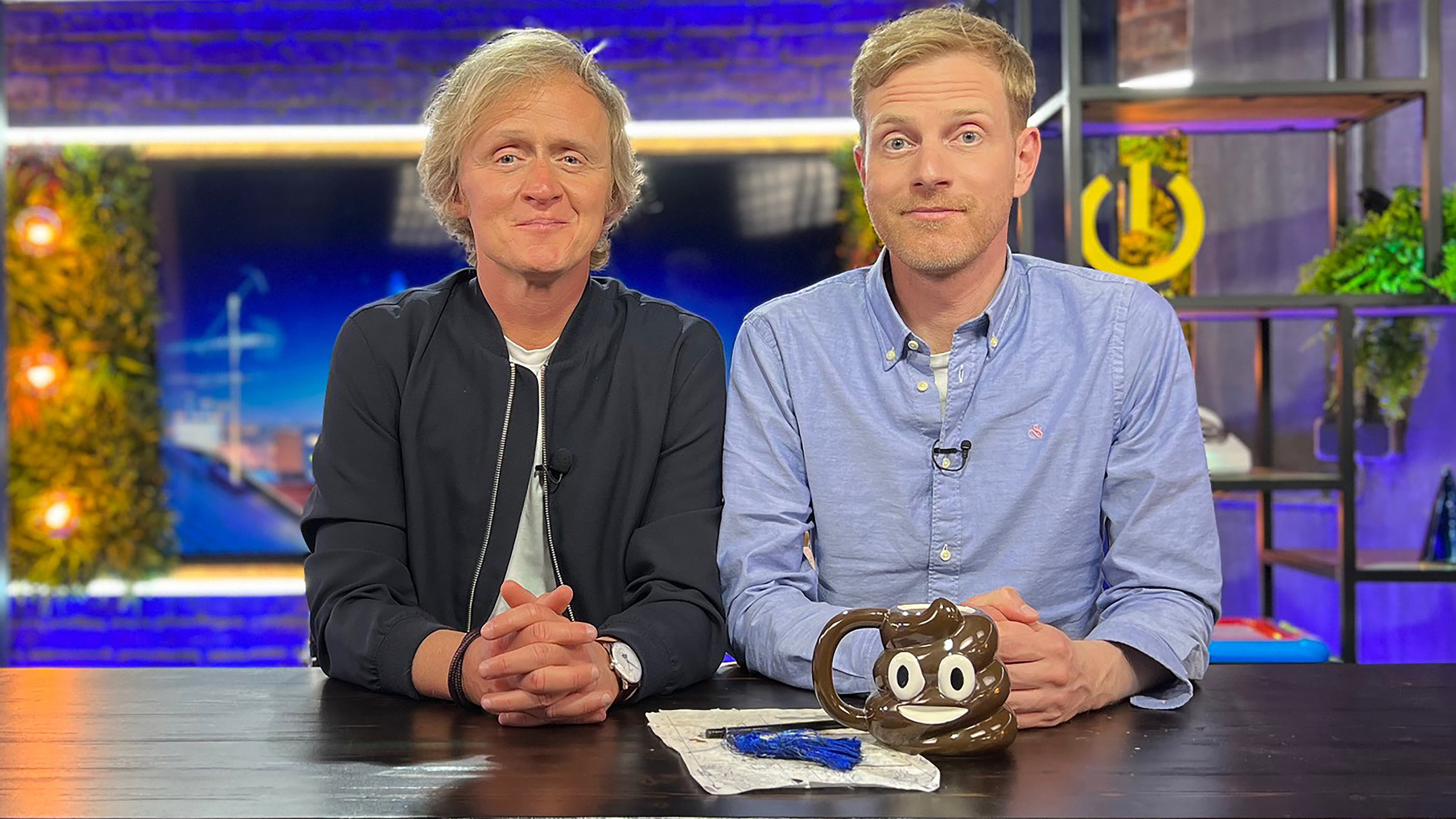 "Kurzstrecke mit Pierre M. Krause - Philipp Walulis nimmt ab": Heute steht Pierre M. Krause auf der anderen Seite des Geschehens. Dieses Mal sind es nicht seine Witze, die bewertet werden und es ist nicht seine Sendung, die kritisiert wird. All die Jahre des Frusts und des Niederschlags kann er in dieser Kurzstrecke mit Funk-Moderator Philipp Walulis abbauen. Bei der internen Abnahme von Walulis Daily und Walulis Story darf Pierre seine Sorgen vergessen und genüsslich die Arbeit anderer belächeln.