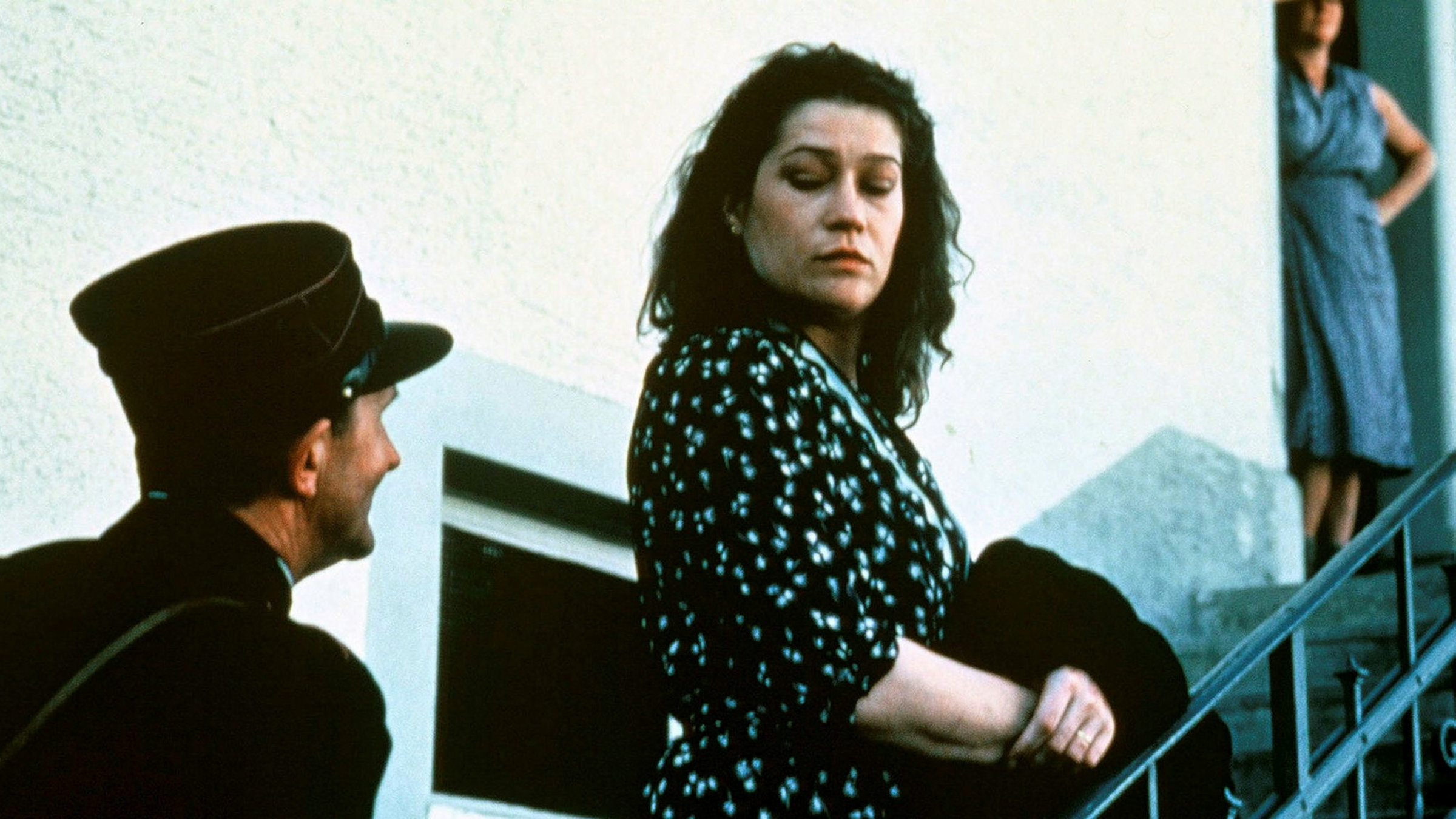 "Das Boot ist voll": Der Landjäger und die Emigrantin. Michael Gempart als Peter Bigler, Tina Engel als Judith Krüger.