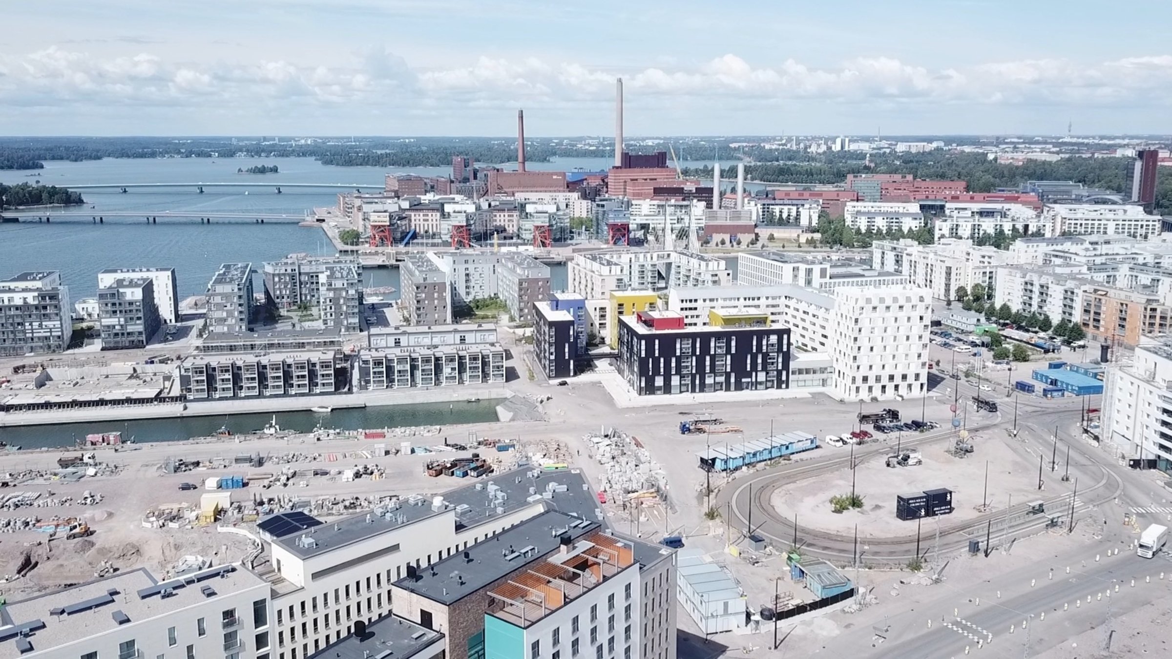 "plan b: Smart Cities - Nachhaltig leben in der Stadt": Eine Luftaufnahme des Stadtteils Kalasatama (Helsinki).