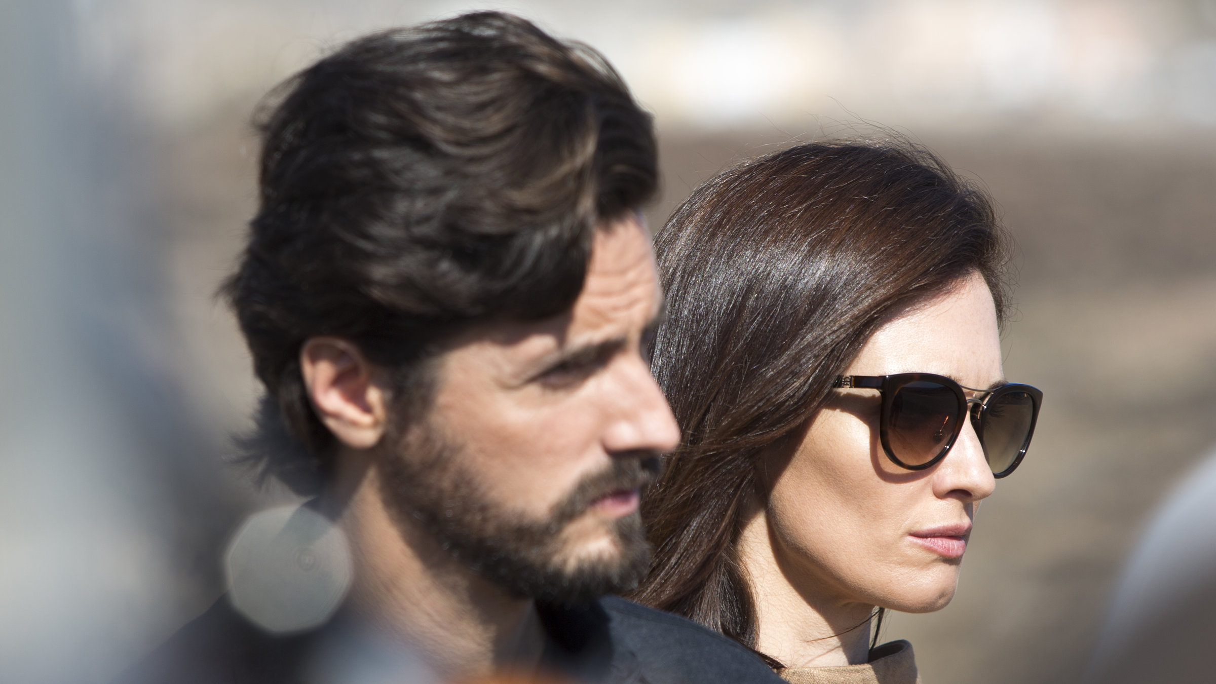 "Tod in Sevilla": Nahaufnahme von Kommissar Javier Falcon (Juan Diego Botto) und seiner Freundin Consuelo (Paz Vega).