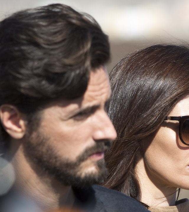 "Tod in Sevilla": Nahaufnahme von Kommissar Javier Falcon (Juan Diego Botto) und seiner Freundin Consuelo (Paz Vega).