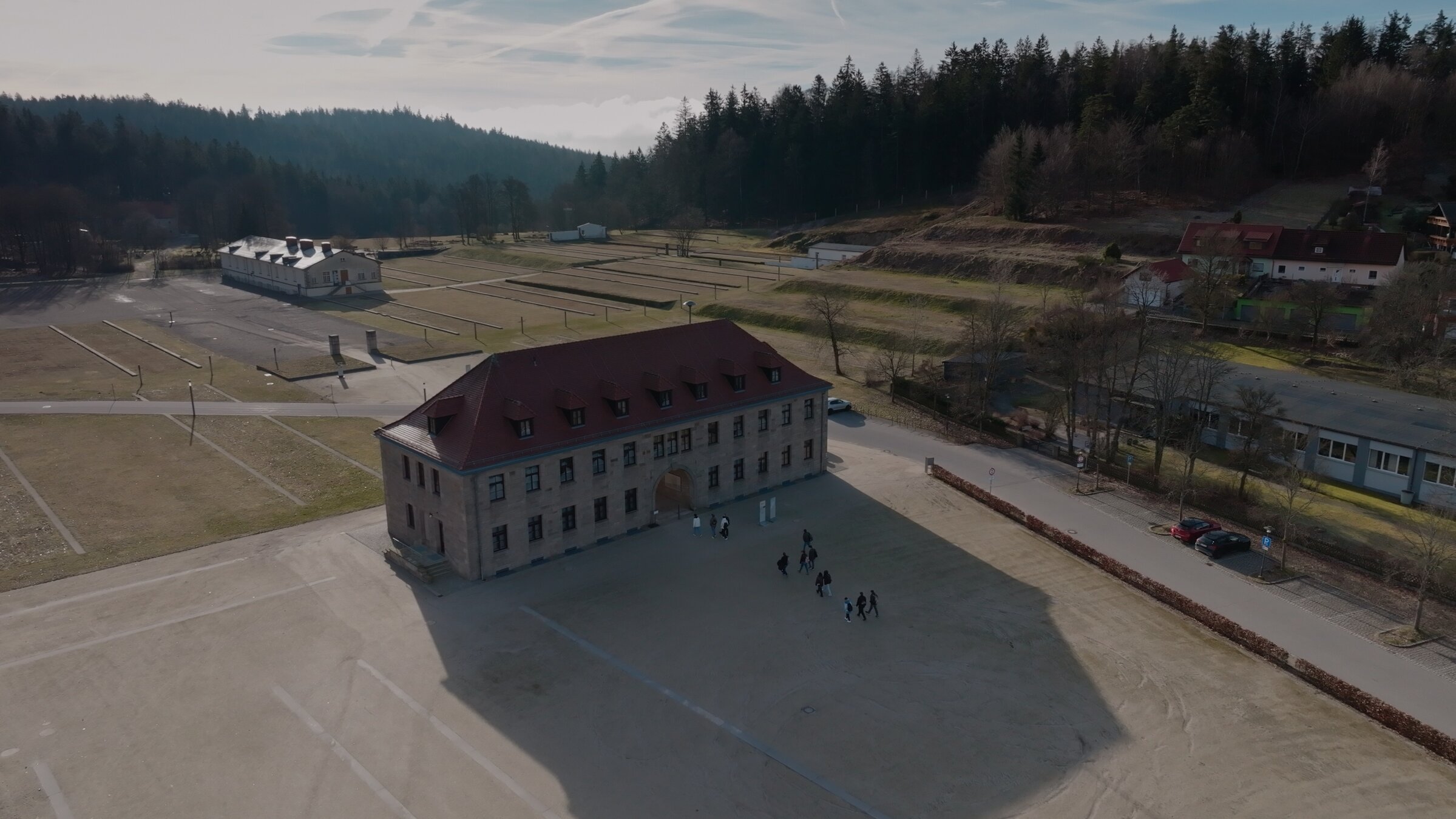 "Nie wieder - Wie stark ist unsere Demokratie?": Die KZ-Gedenkstätte Flossenbürg.
