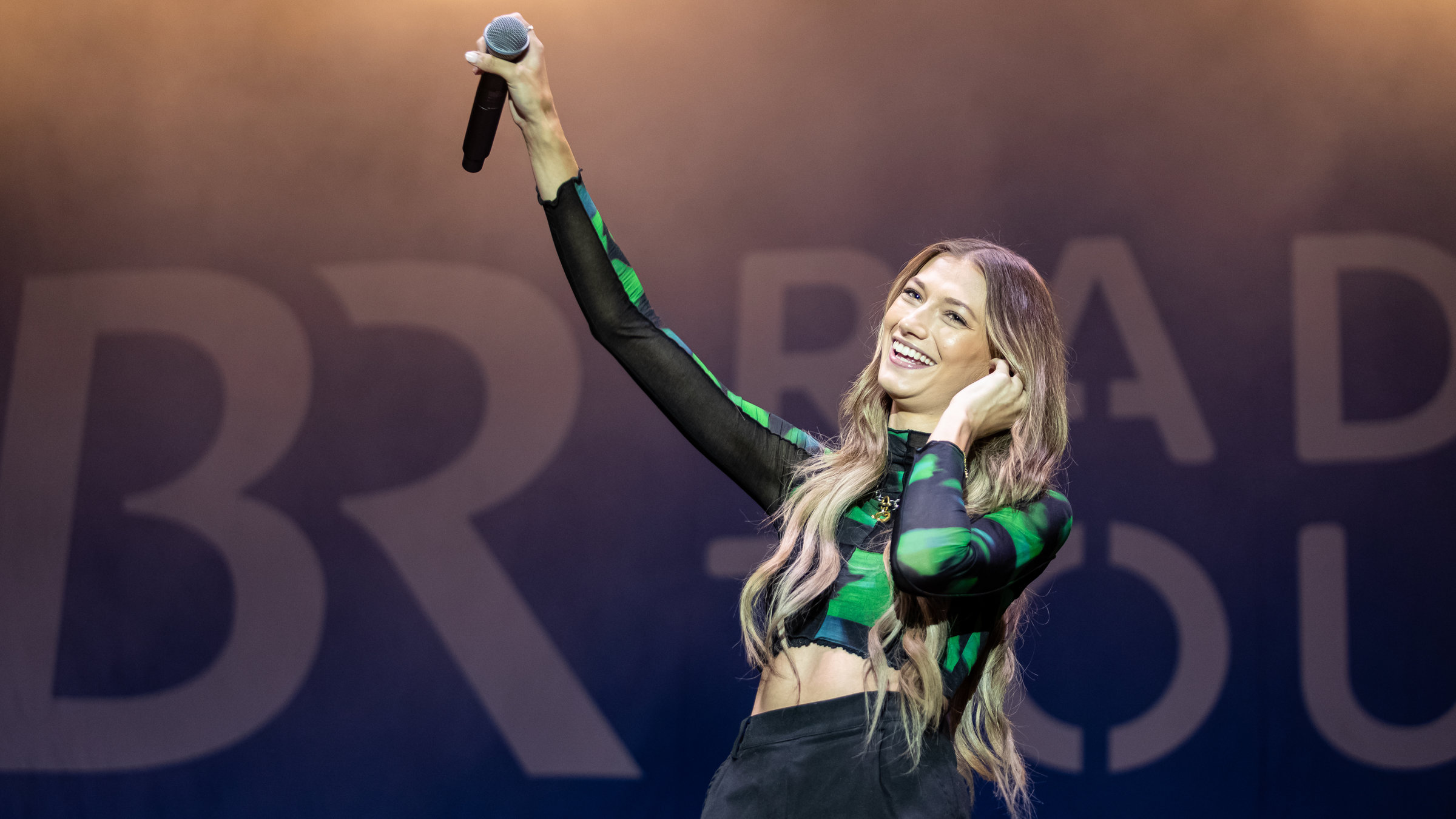 "Best of Radltour-Konzerte 2022 - mit Max Giesinger, Leony und Sportfreunde Stiller": Leony in Aichach.