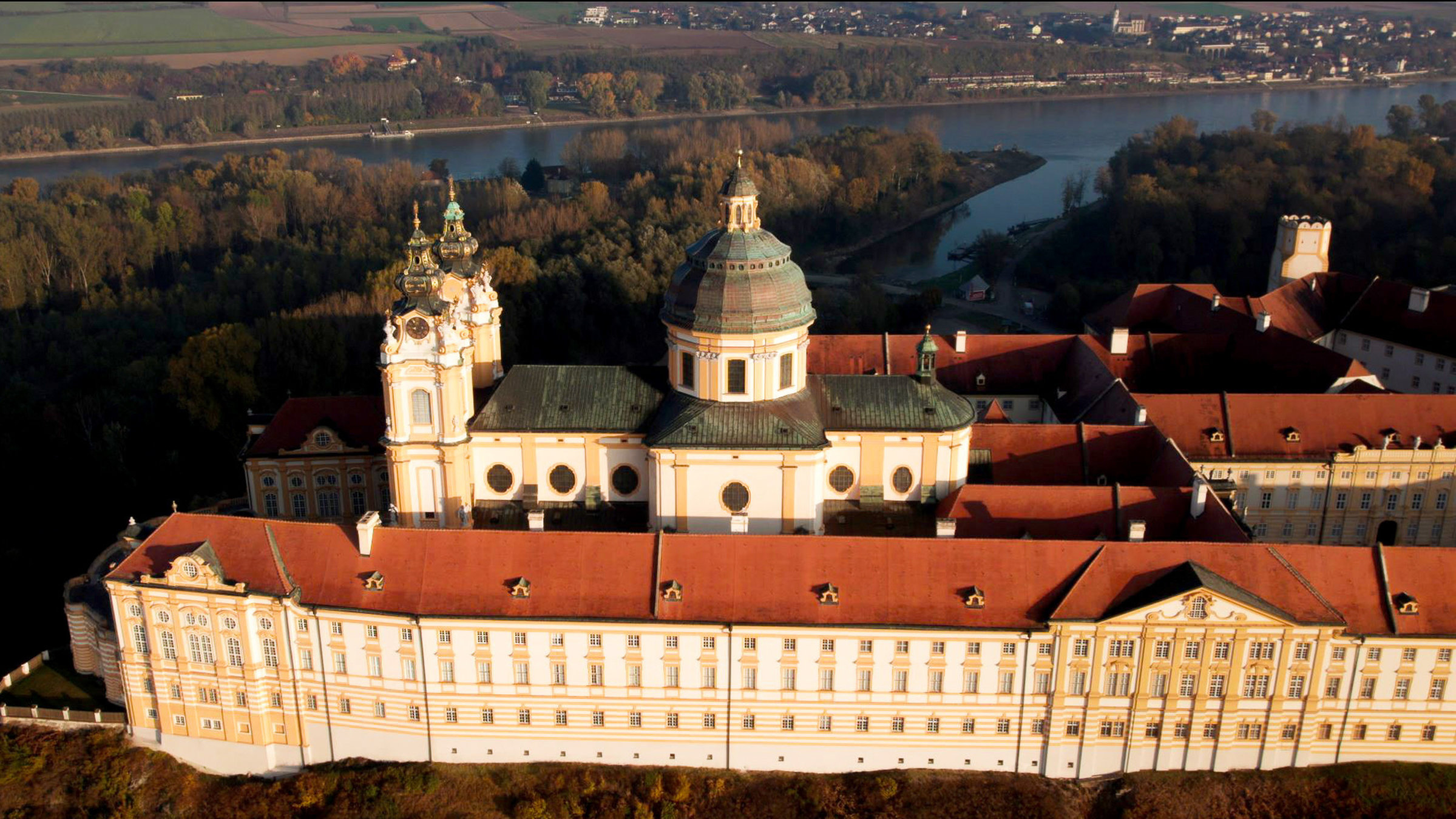 Österreichs Welterbe - Wasser, Grenzen und alte Reiche": Wachau, Melk.