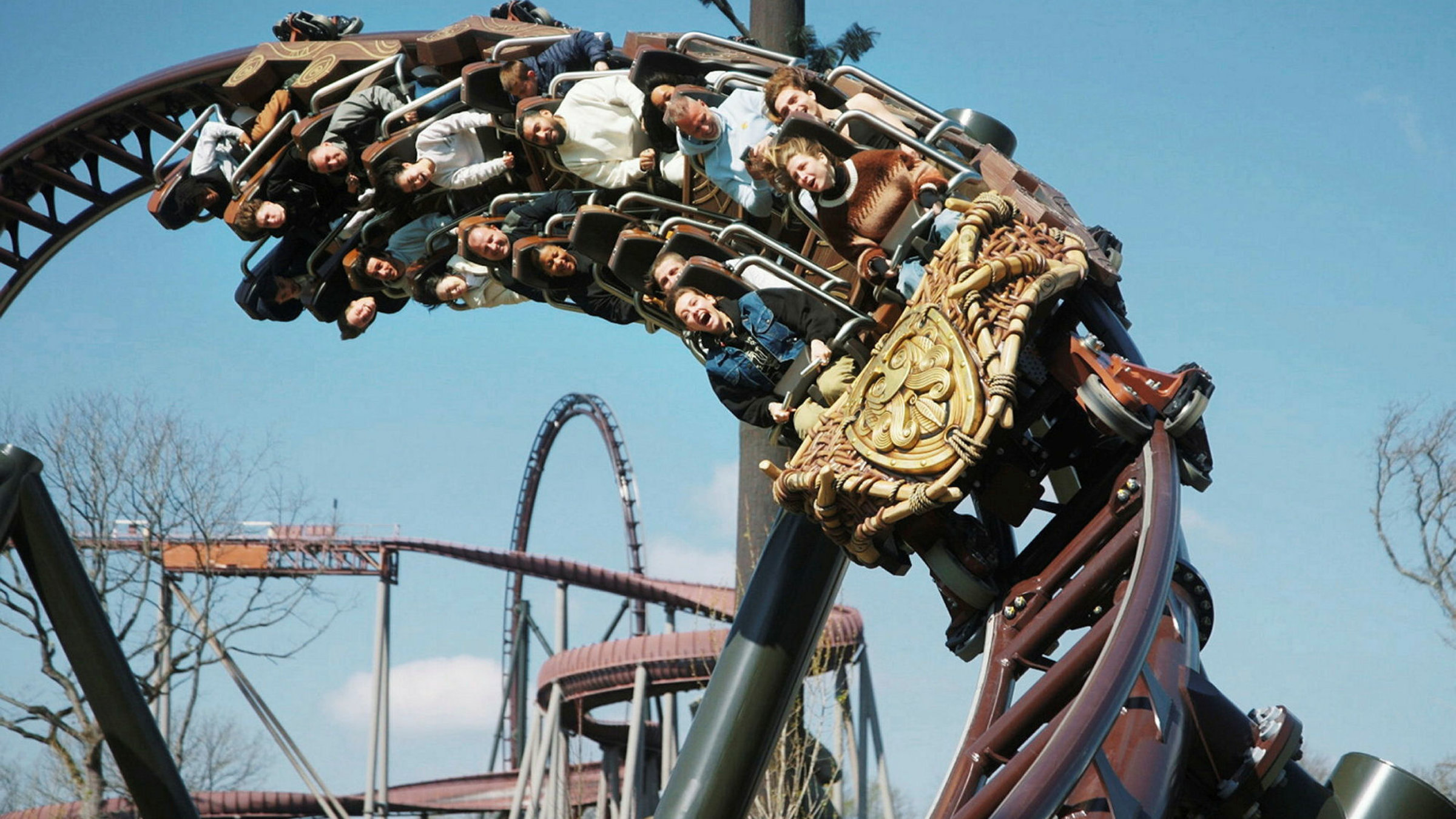 "Choreographen der Angst – Die Schweiz und das Geschäft mit Achterbahnen": Achterbahn.