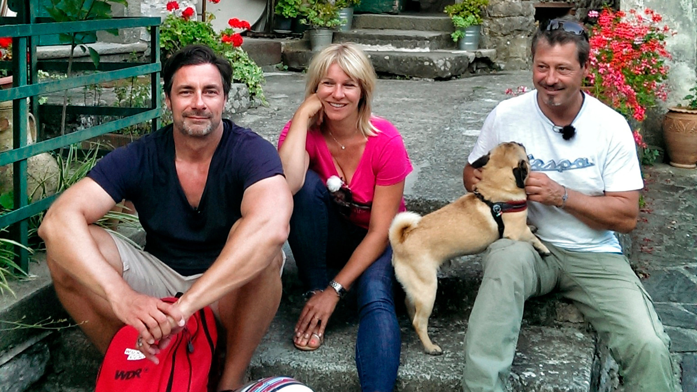 "Mit der Vespa durch Italien": Ciao Marco! Zusammen mit Bettina (Mitte), Felice und Retromops Dexter geht Marco Schreyl (l) auf Vespatour durch Italien: Vom Gardasee bis in die Cinque Terre.