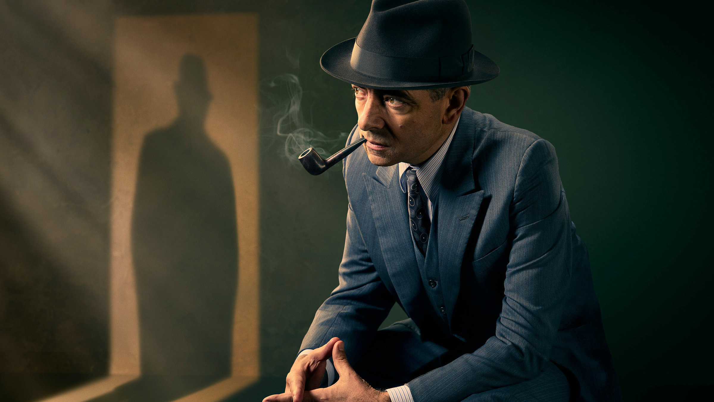 "Kommissar Maigret: Die Falle": Maigret (Rowan Atkinson) und sein Markenzeichen: Die Pfeife.