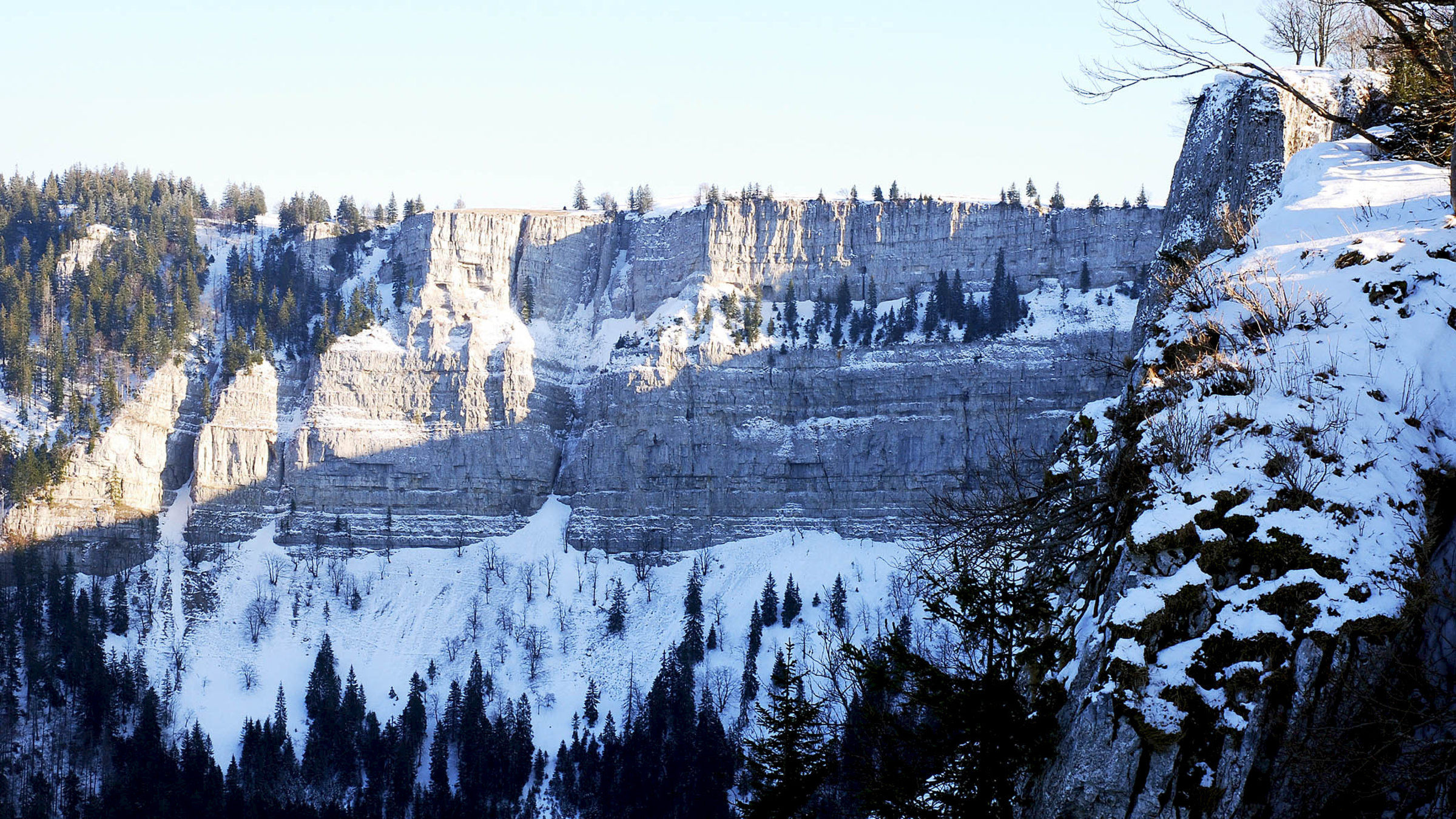 "Wunderland: Das Val de Travers" - Das grösste natürliche Amphitheater der Schweiz, der Creux du Van