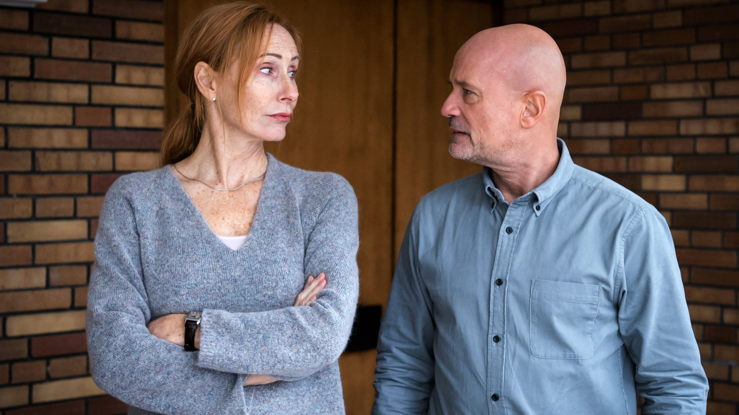 "Scheidung für Anfänger": Nach 24 Ehejahren ist bei den Bremermanns die Luft raus: Einvernehmlich beschließen Innendesignerin Anja (Andrea Sawatzki) und Bauingenieur Christoph (Christian Berkel), sich in Frieden scheiden zu lassen.