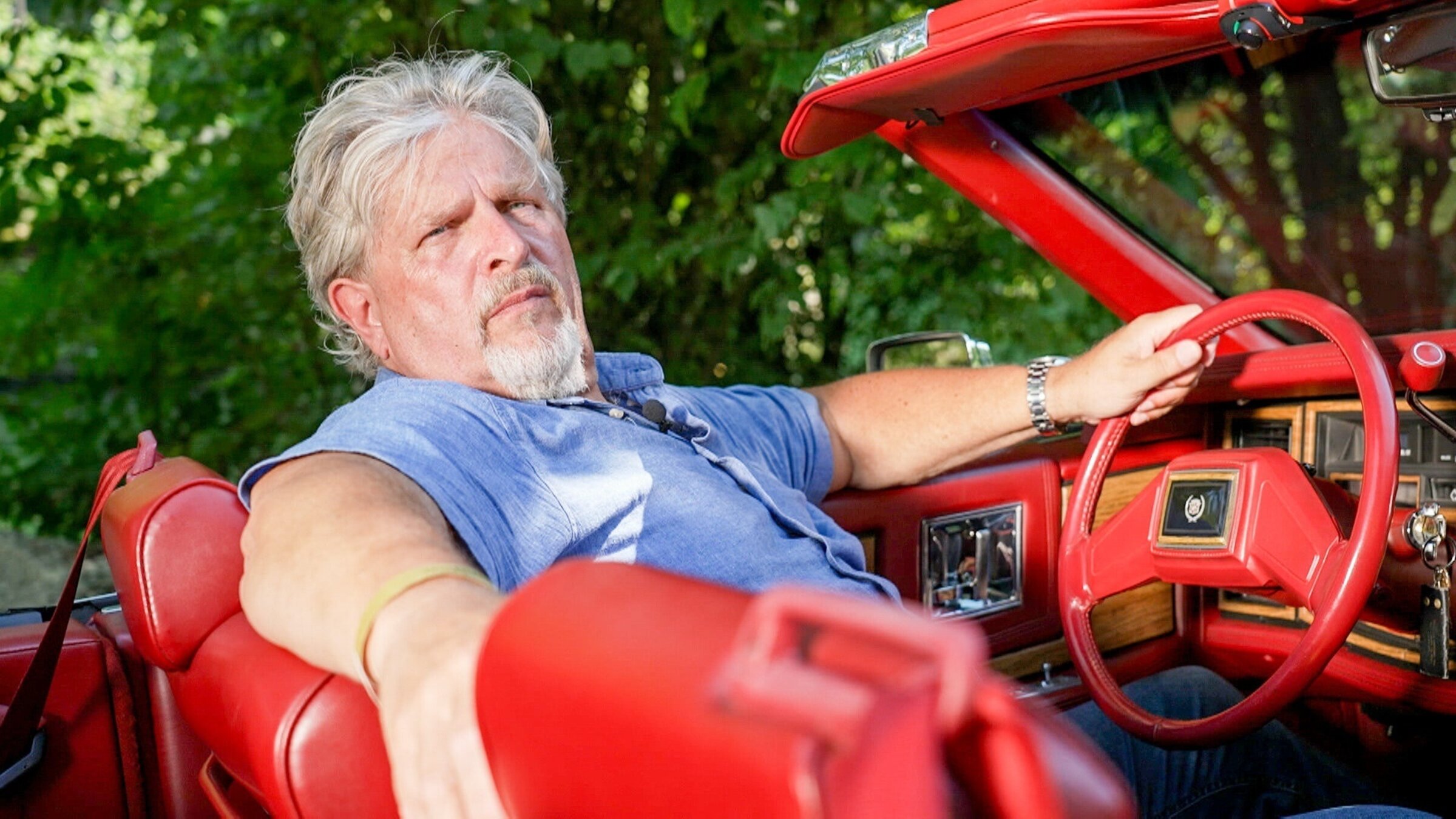 "Back to the Sixties - Cadillacs, 'Flamingos'": Wolfgang Rabl in seinem Cadillac.