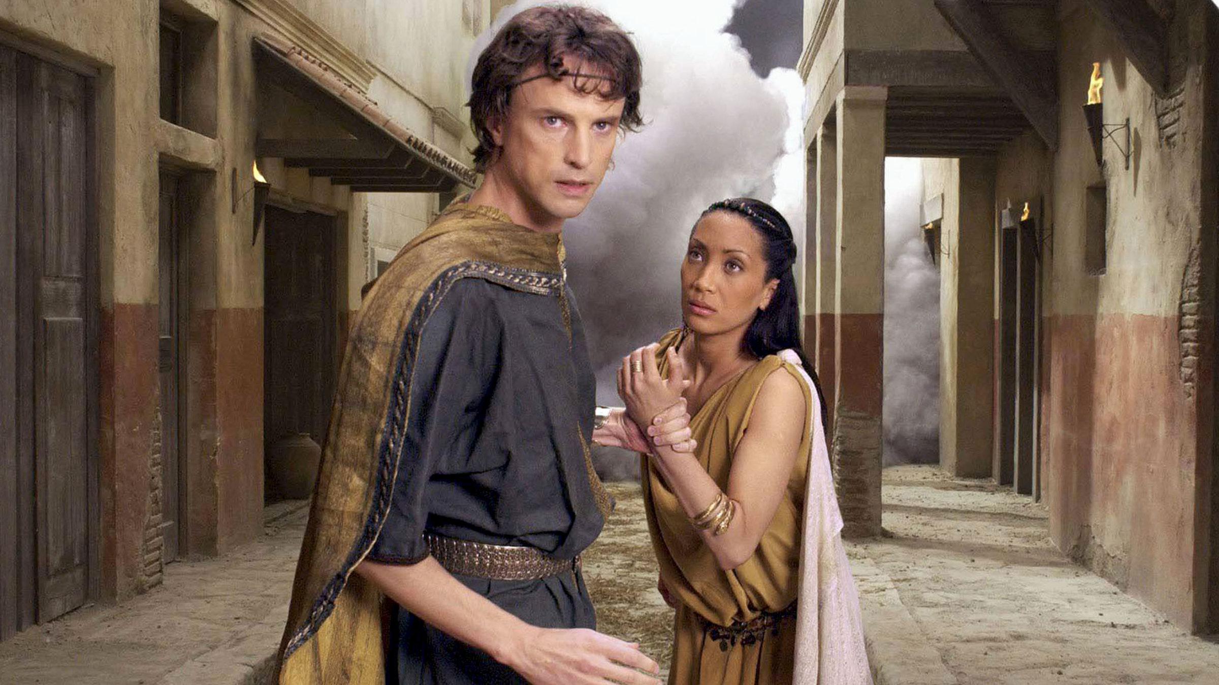 "Pompeji - Der letzte Tag" - Der Gärbereibesitzer und seine Sklavin werden bei einem heimlichen Treffen vom Ausbruch überrascht.