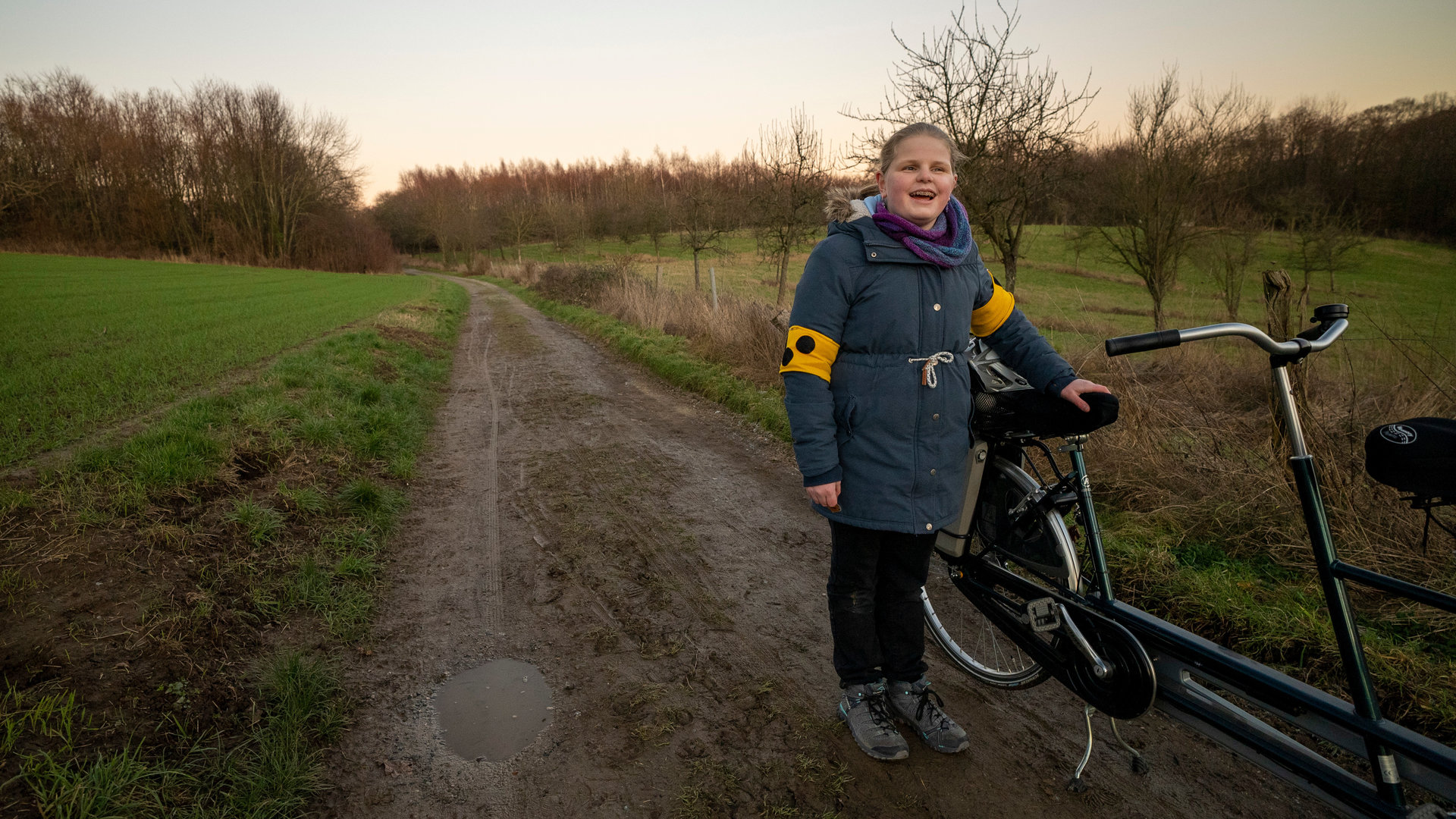"einfach Mensch - Isabel: Blind, na und?": Isabel ist gerne mit dem Tandemrad unterwegs.