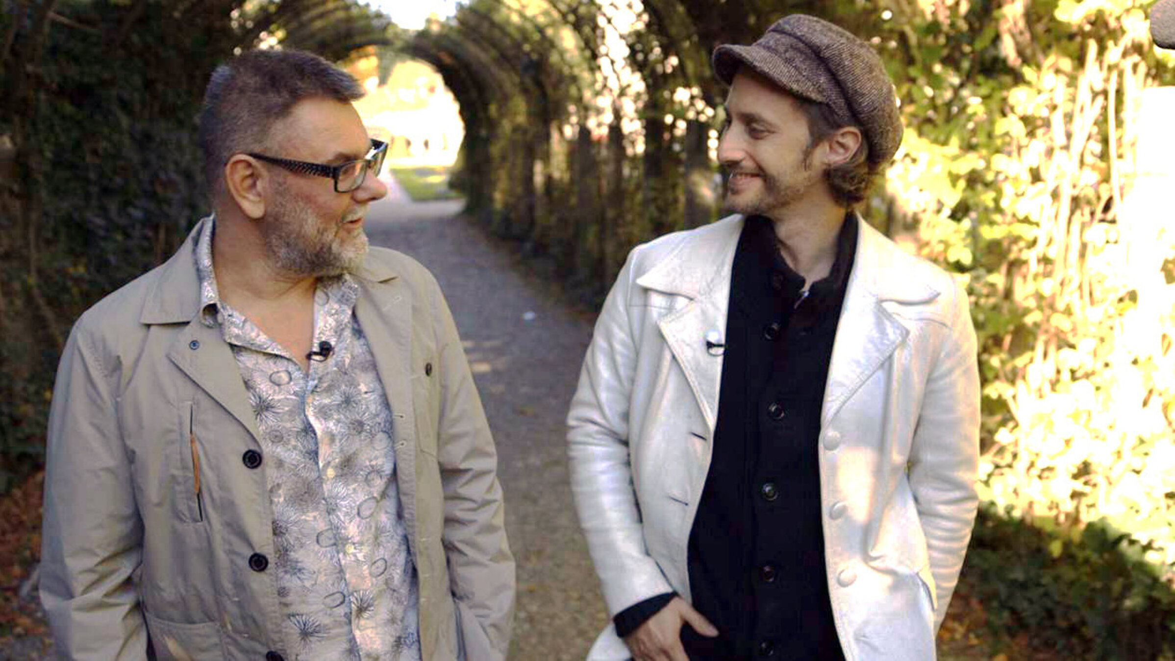 "Herr Ostrowski sucht das Glück - In der Esoterik": John C. Parkin und Michael Ostrowski.