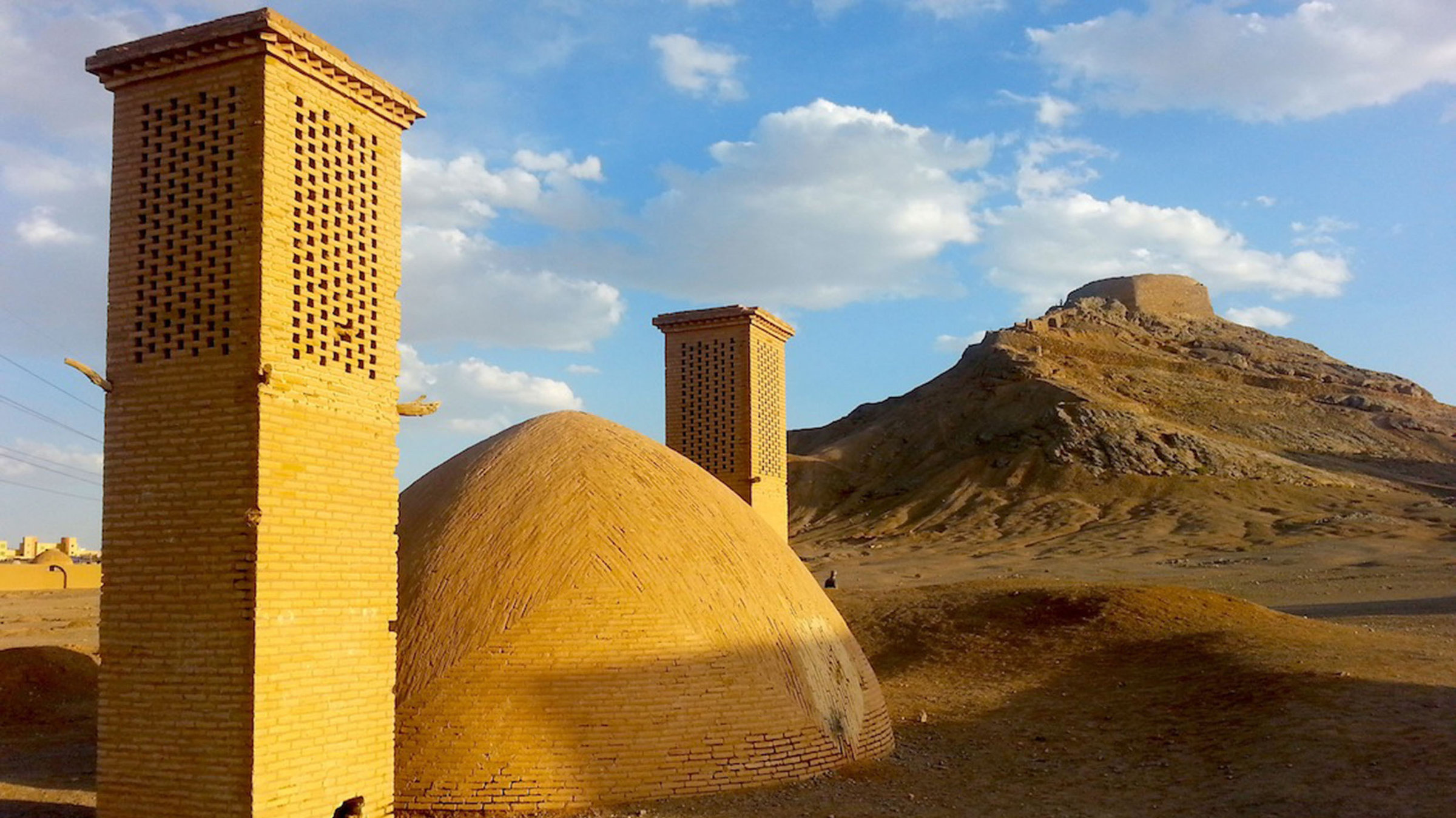 "Iran": Alte Beerdigungsstätten: die Türme des Schweigens in Yazd.