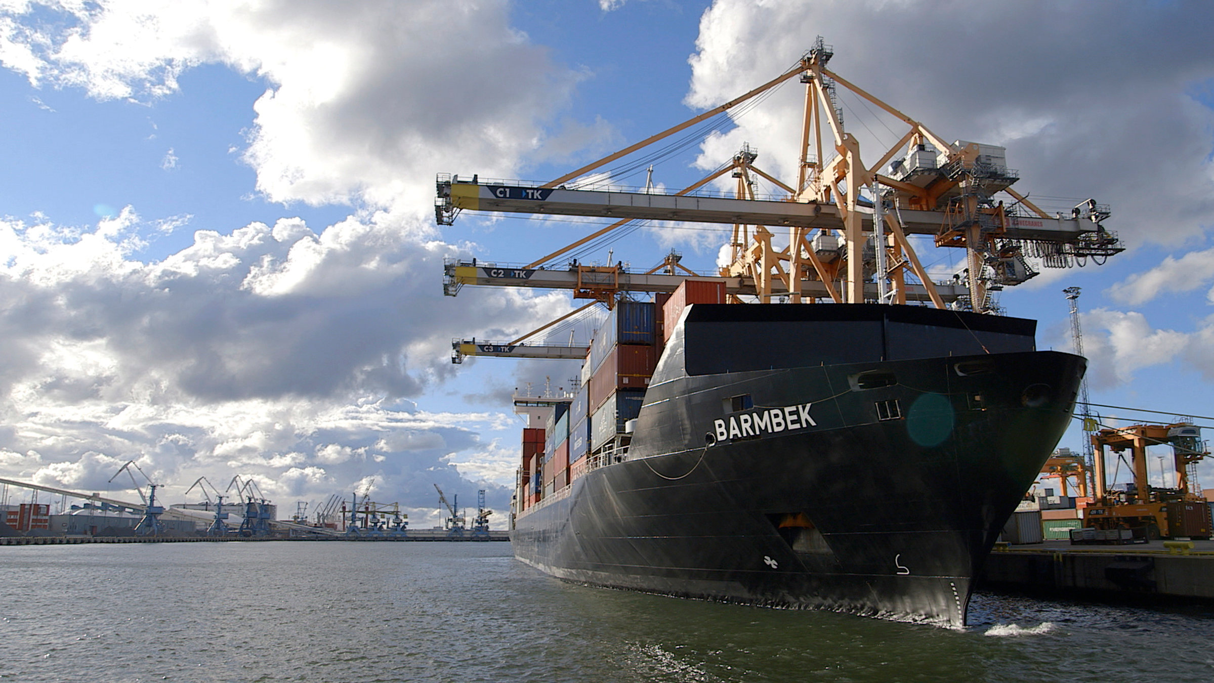 "mare tv: Die Bucht von Tallinn": Seit der Hansezeit ist die Stadt ein wichtiger Handelsplatz – heute ist der Frachthafen Muuga Estlands wichtigste Verbindung nach Westeuropa.