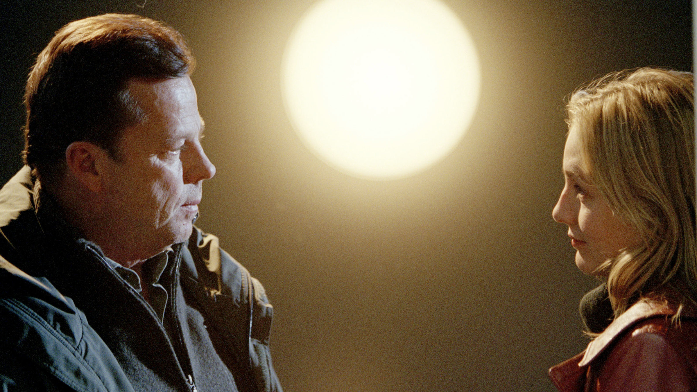 "Mankells Wallander - Eiskalt wie der Tod": Kommissar Wallander (Krister Henriksson) arbeitet mit seiner Tochter Linda (Johanna Sällström) zusammen.