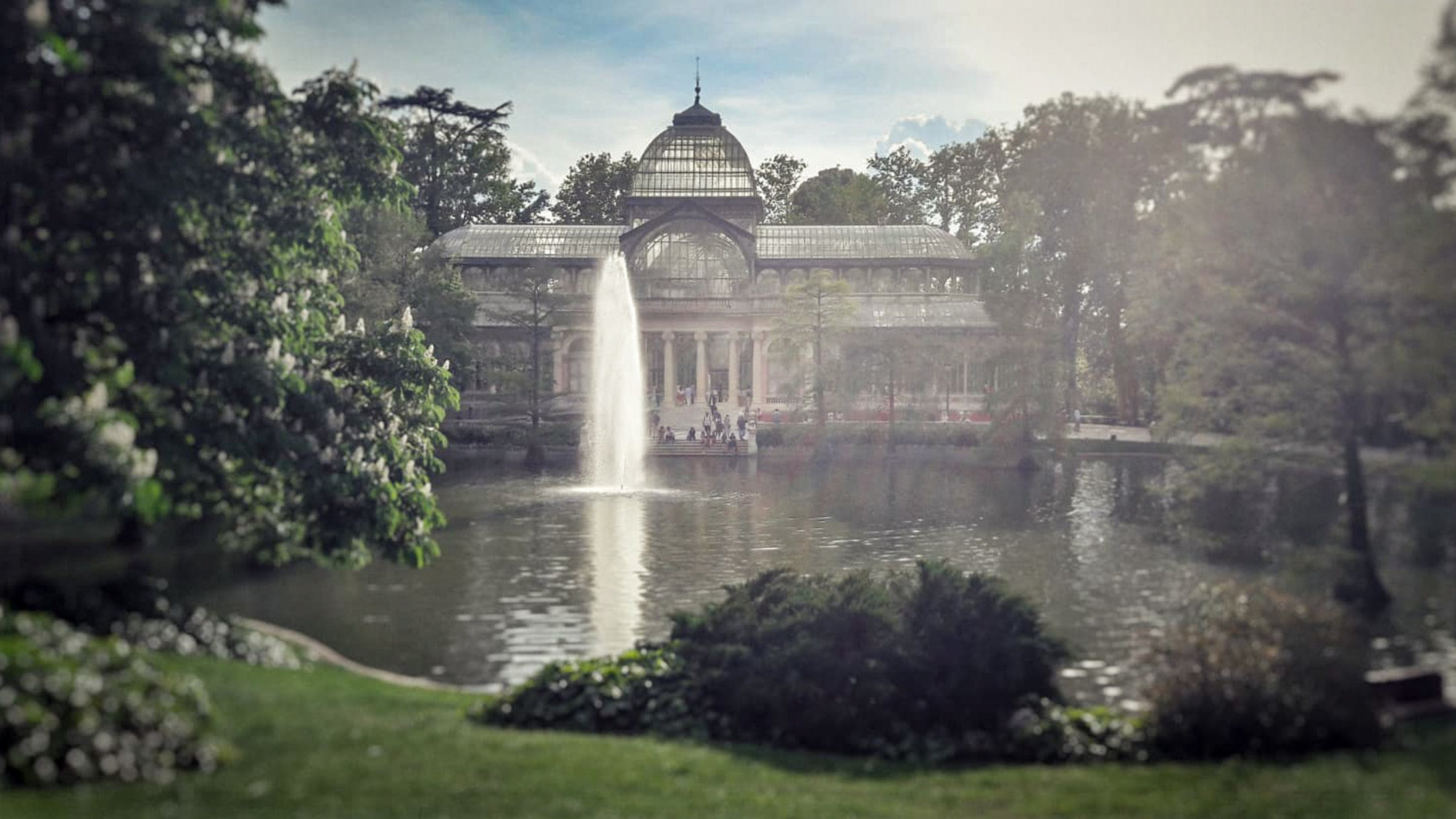 "Historisch bis modern - Spanische Gartenkunst": Das Glashaus des Retiro-Park in Madrid