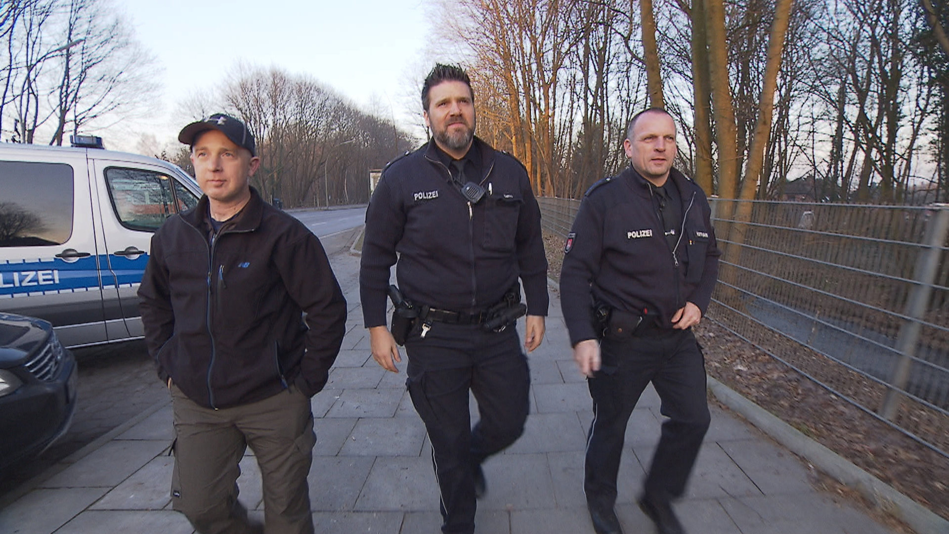 "ZDF.reportage: Der Austauschcop - Ein US-Sheriff in Hamburg": US-Polizist Ryan Herring auf Streife mit seinen Hamburger Kollegen.