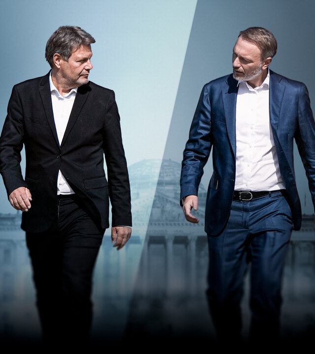 "Habeck contra Lindner - Ziemlich beste Gegner": Kollage von Robert Habeck und Christian Lindner vor dem Reichstagsgebäude in Berlin