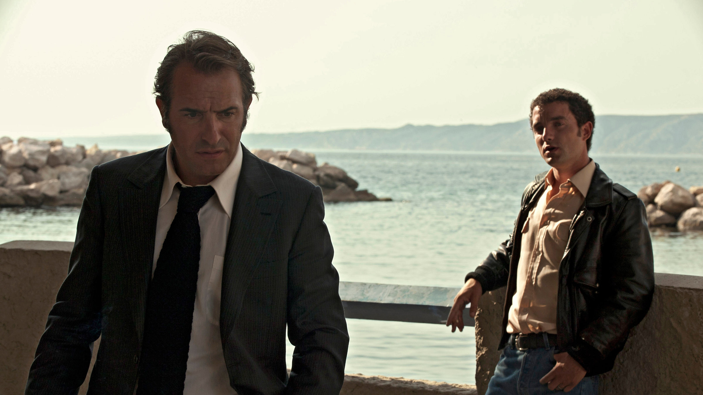 "Der Unbestechliche - Mörderisches Marseille": Findet Pierre Michel (Jean Dujardin) in José Alvarez (Guillaume Gouix, re.) einen Verbündeten?