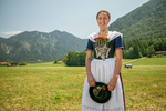Jung und glücklich auf dem Land