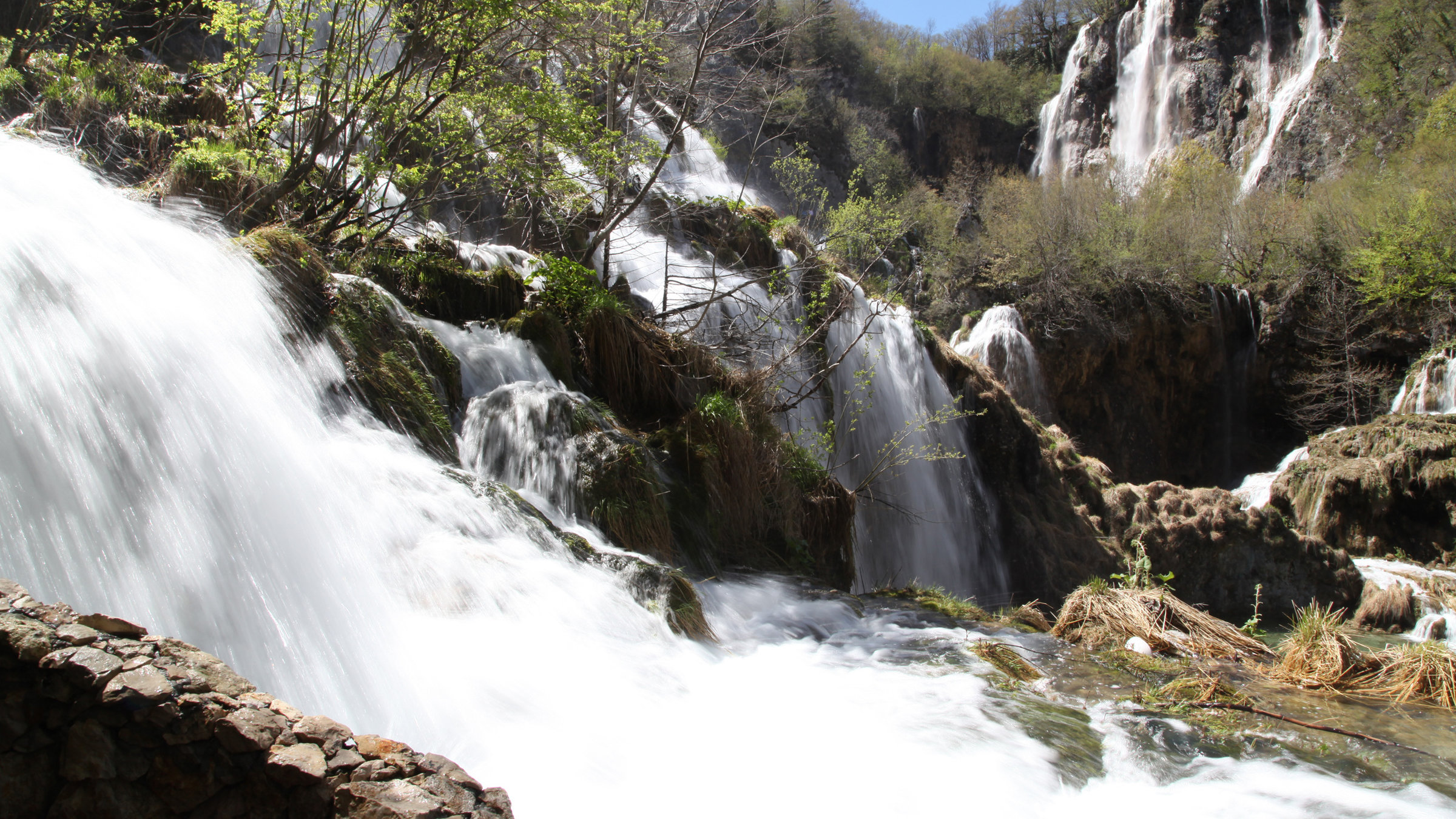 "Schätze der Welt - Erbe der Menschheit - Die Plitvicer Seen, Kroatien":  Die Wasserfälle der Plitvicer Seen.