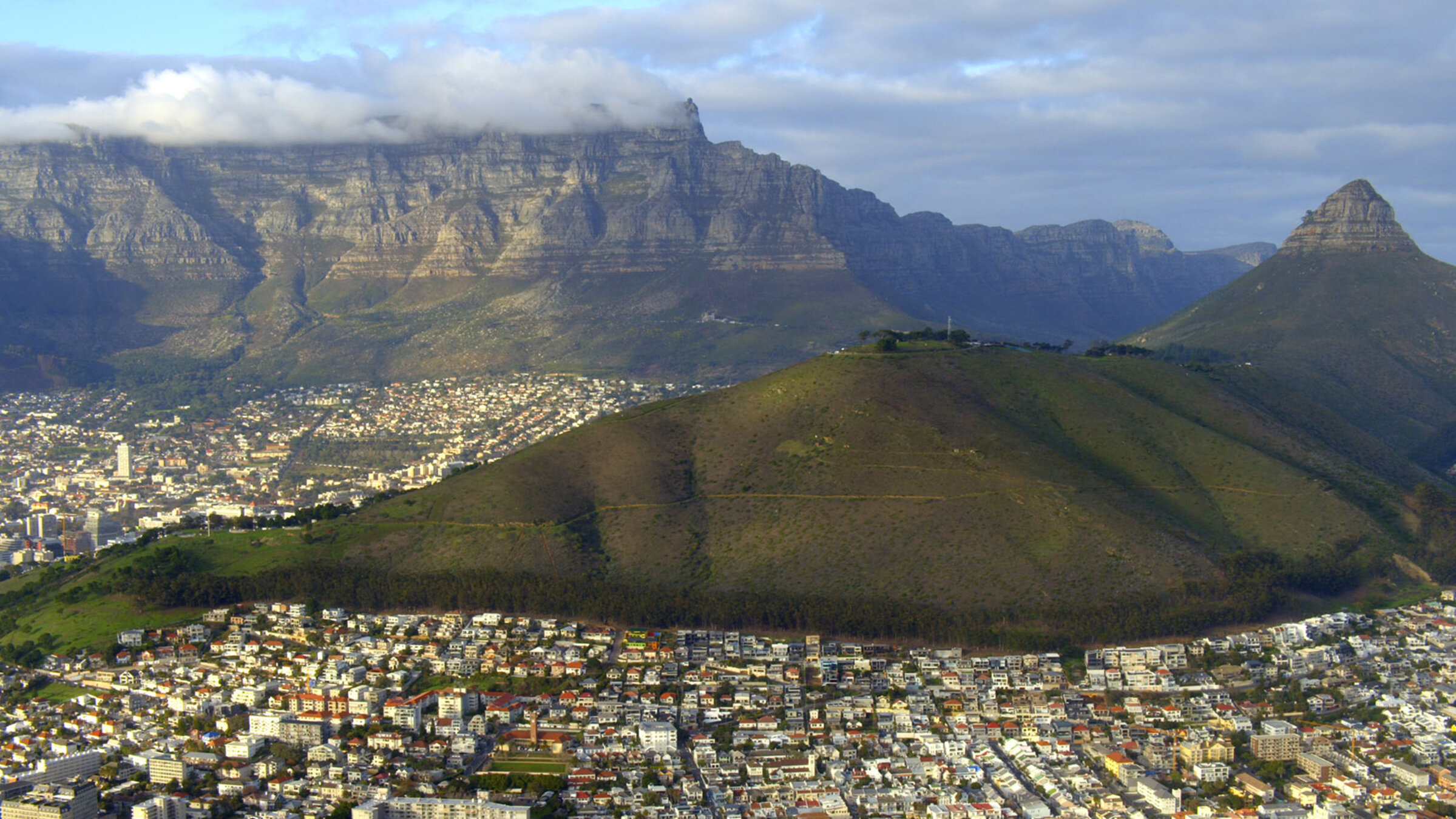 "Afrika von oben: Südafrika": Kapstadt ist die älteste Stadt Südafrikas. Bereits Ende des 15. Jahrhunderts machten portugiesische Entdecker hier halt.