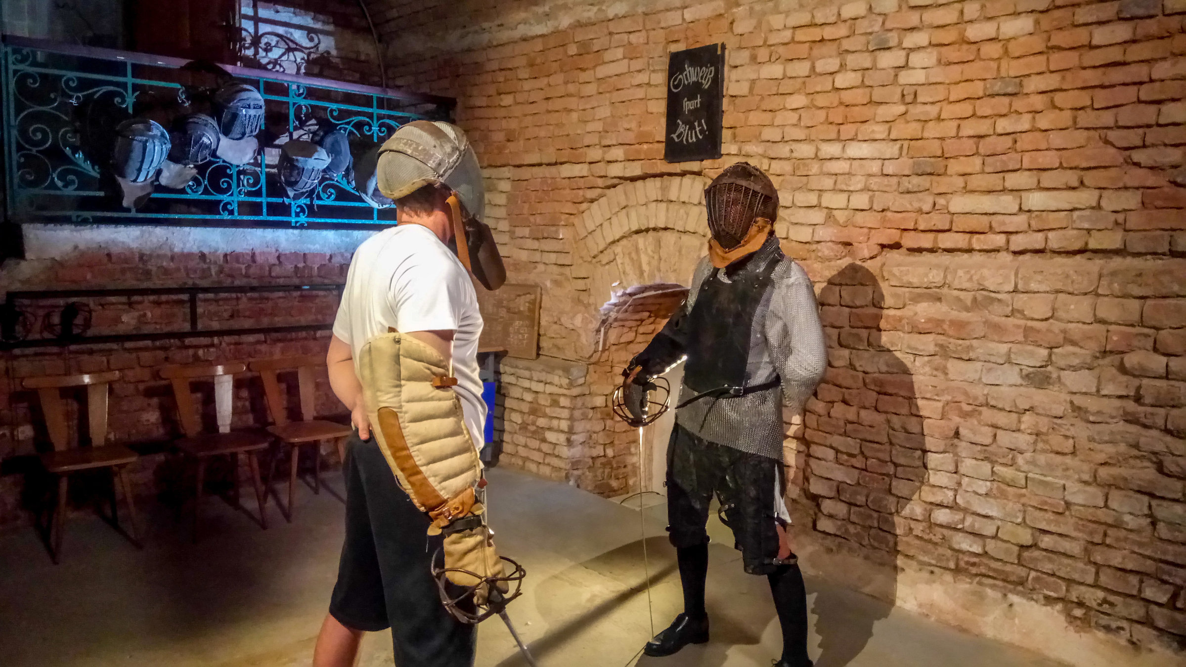 "Männer, Macht und Mensuren - Die verborgene Welt der akademischen Männerbünde": "Blut und Schweiß" - am Mensurboden der Wiener akademischen Burschenschaft Libertas.