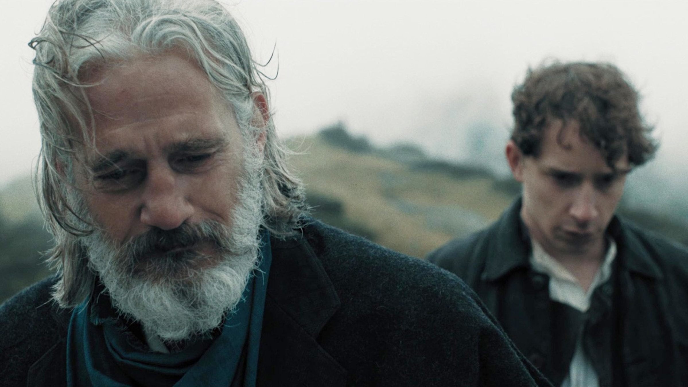 "Jemand und Niemand": Der Vater Simeon (Tony de Maeyer, li.) und der Bruder Jonah (Jonathan Berlin) trauern um Aaron.