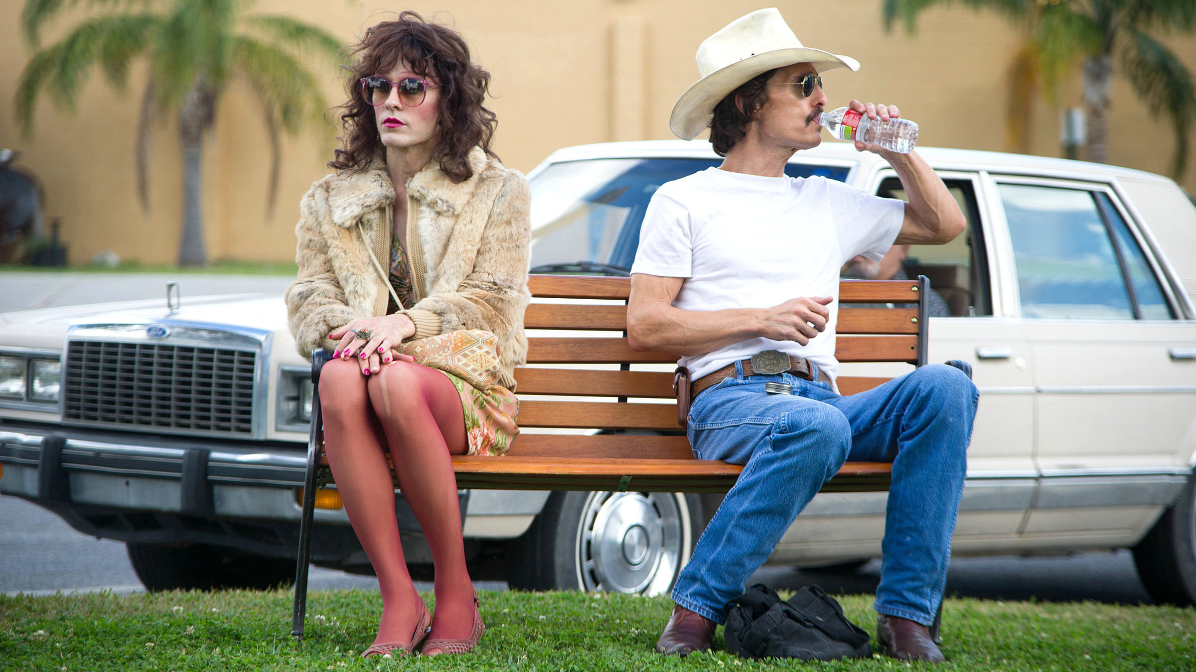 "Dallas Buyers Club" - Ein ungleiches Tandem: der großspurige White-Trash-Cowboy Ron Woodroof (Matthew McConaughey, re.) und der Transvestit Rayon (Jared Leto).