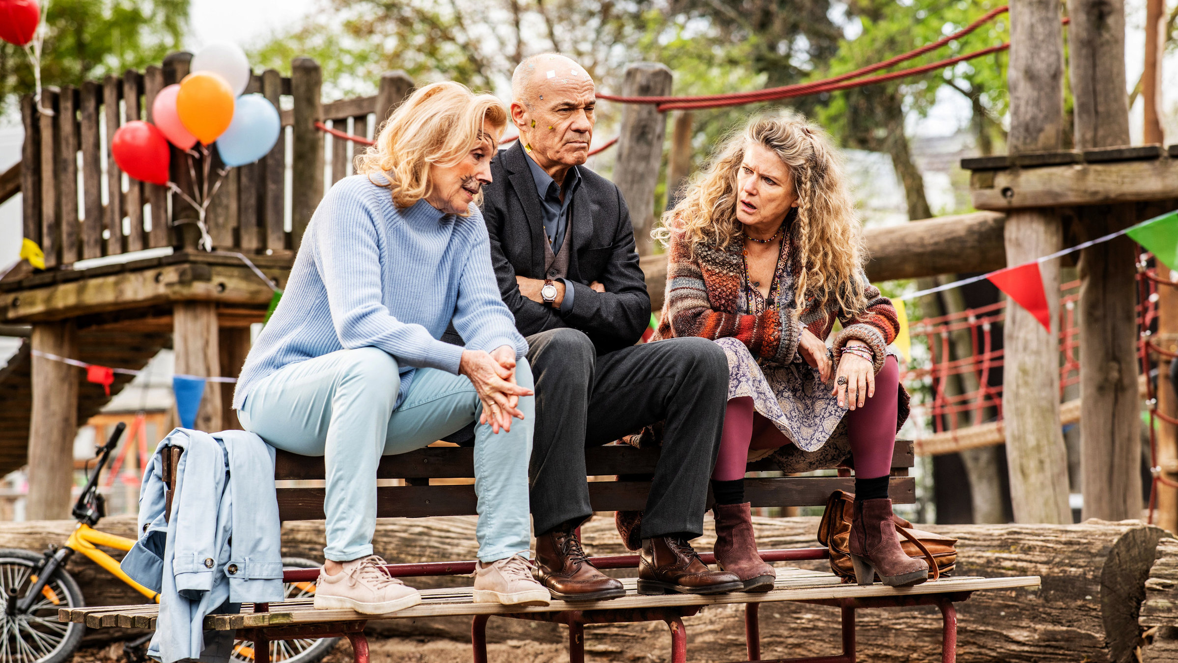 "Enkel für Anfänger": Karin (Maren Kroymann), Philippa (Barbara Sukowa, re.) und Gerhard (Heiner Lauterbach) werden Leih-Großeltern.