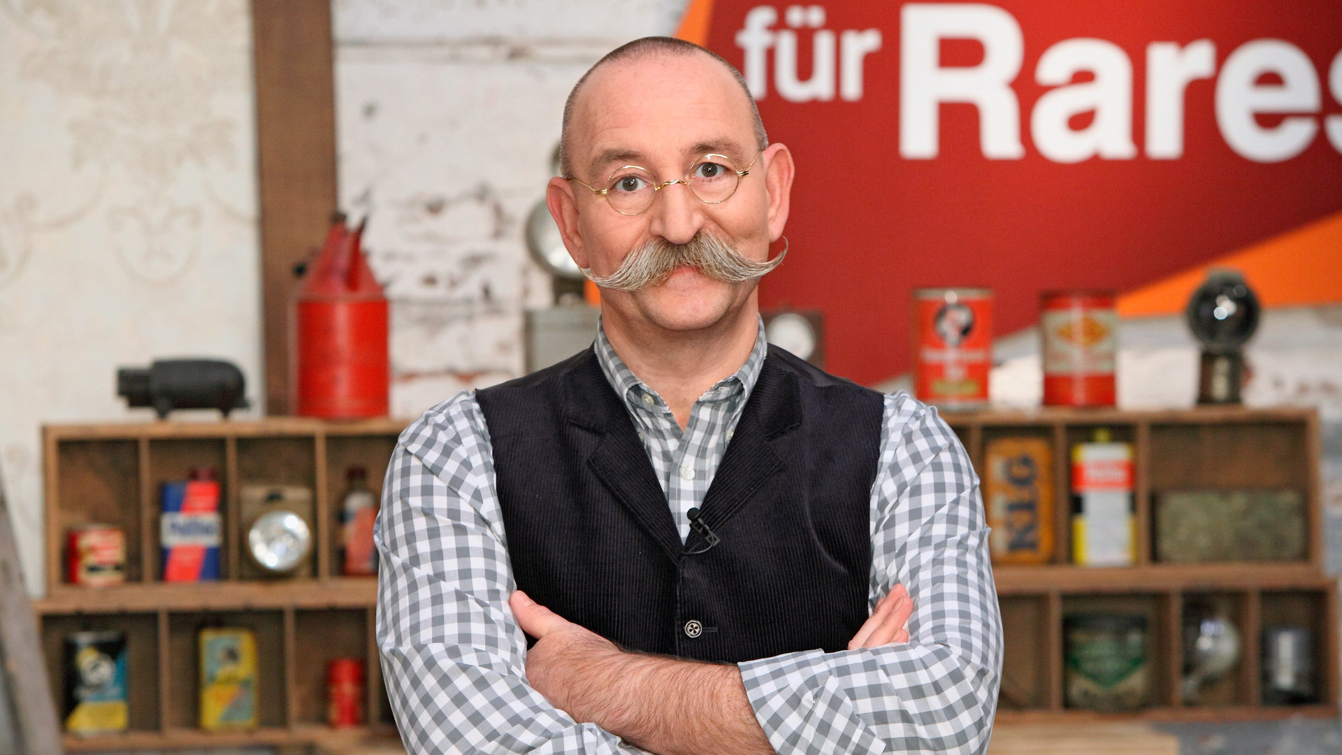 "Bares für Rares": Moderator Horst Lichter steht in der Studiokulisse.