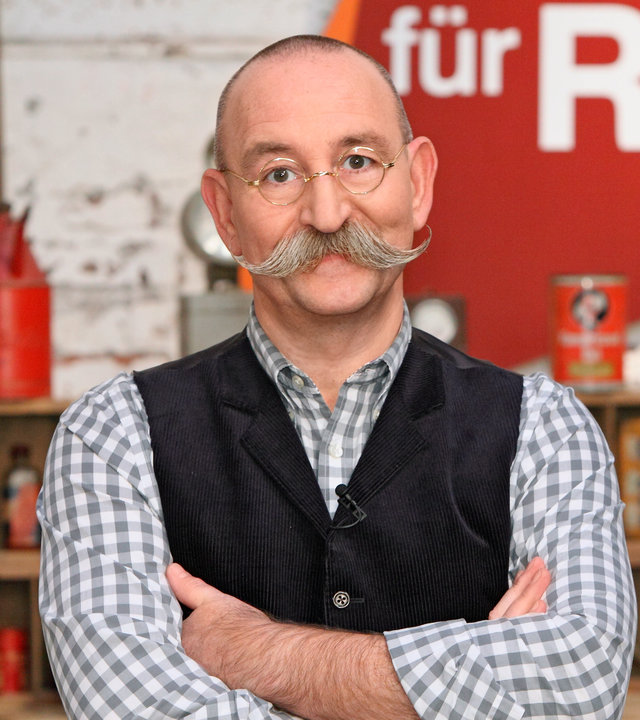 "Bares für Rares": Moderator Horst Lichter steht in der Studiokulisse.