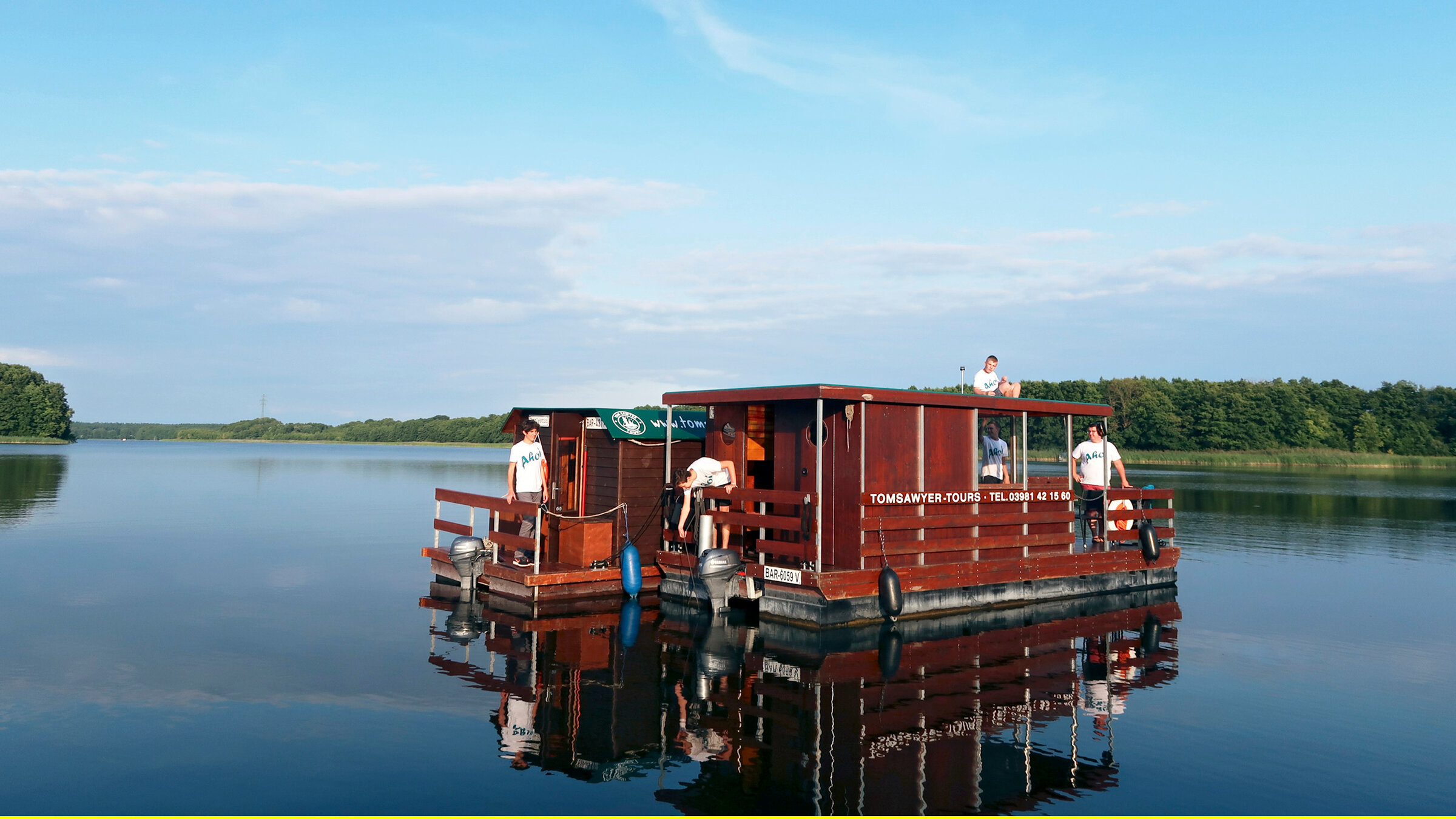 "Auf dem Wasser durch den Norden: Die Seen Mecklenburgs": Die Jugendfeuerwehr Feldberg unterwegs auf dem Priepertsee.